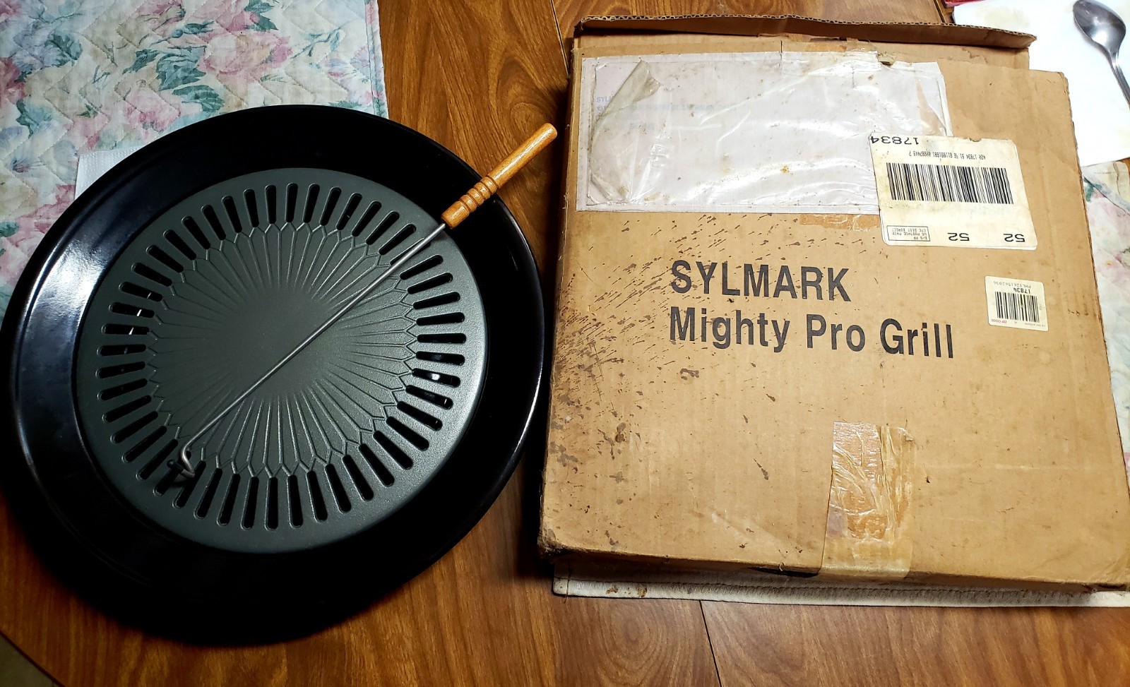 Vintage SYLMARK Mighty Pro Grill Manual Stove Top Grill Portable Round 13in