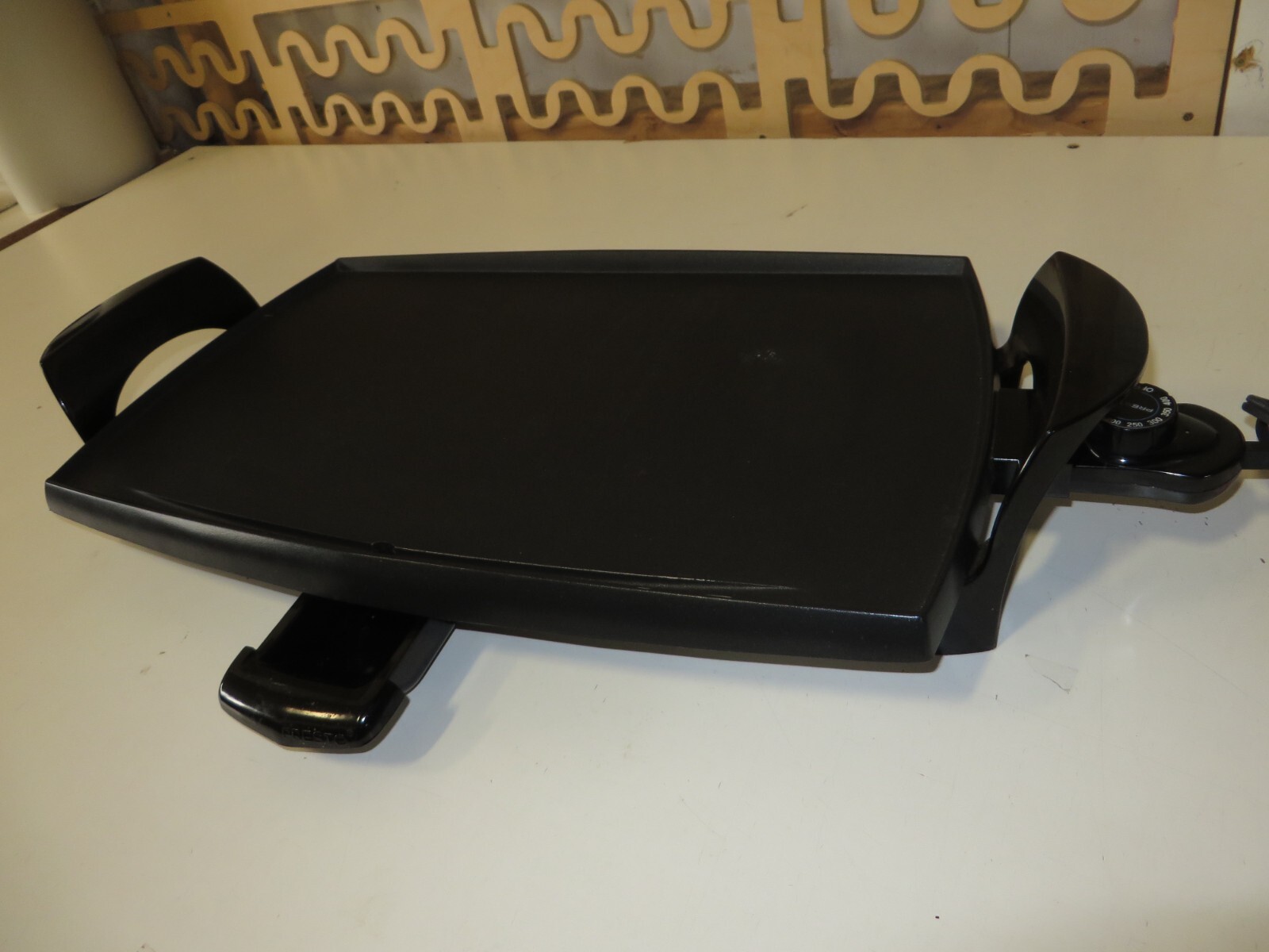 Presto 22 inch Electric Grill Griddle With Removable Handles Black 07061