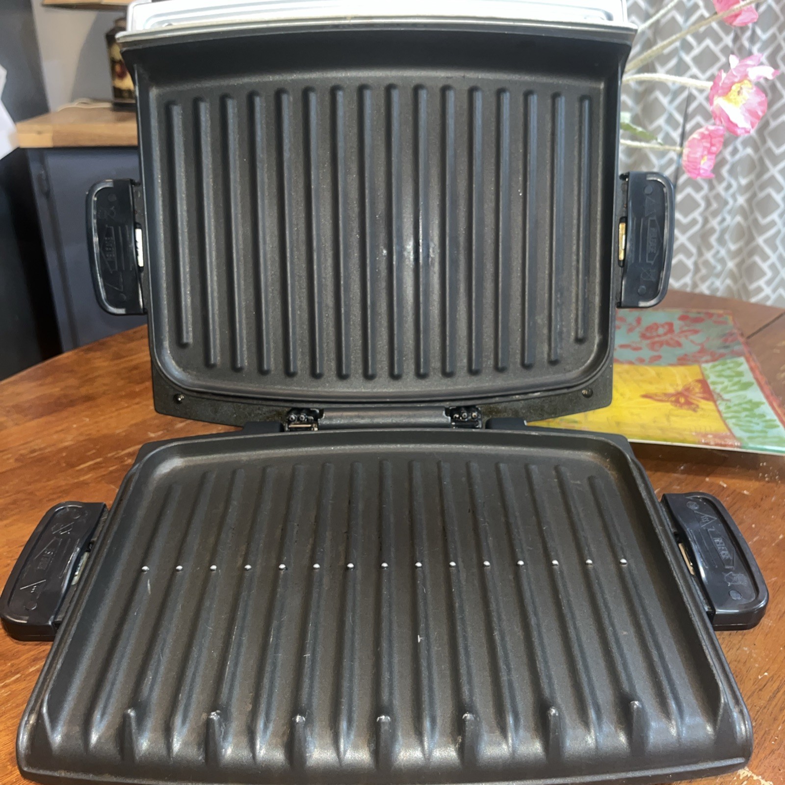 George Foreman Grill Press XL GRP99 A Removable Plates 6-Servings NO DRIP TRAY