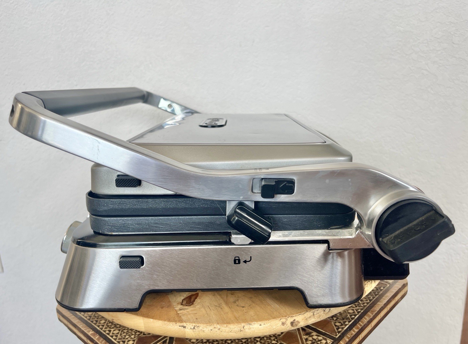DeLonghi Livenza CGH1030D Digital All-Day Grill Silver