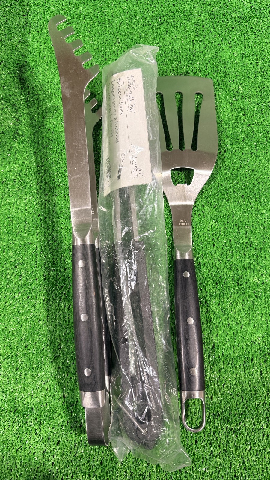 PAMPERED CHEF Indoor Outdoor Portable Grill Electric #2719 + 3 BBQ Tools – NEW!