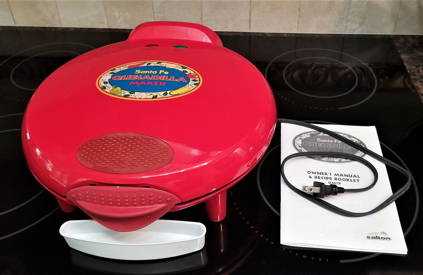 Santa Fe Non-Stick Quesadilla Maker QM2R Red Salton (Used Only Once Very Clean)