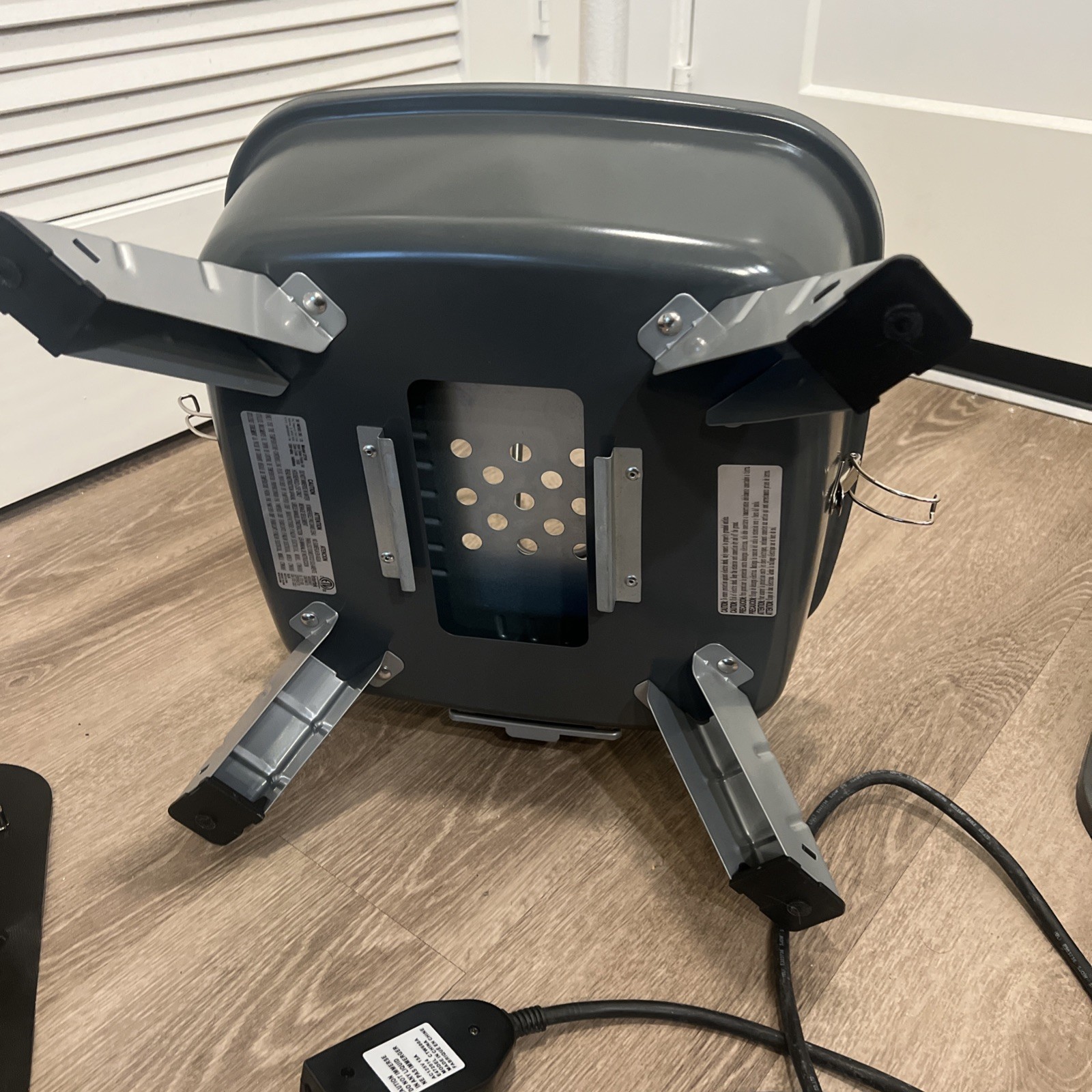 Pampered Chef 2719 Portable Electric Grill Indoor Outdoor Camping Tailgating