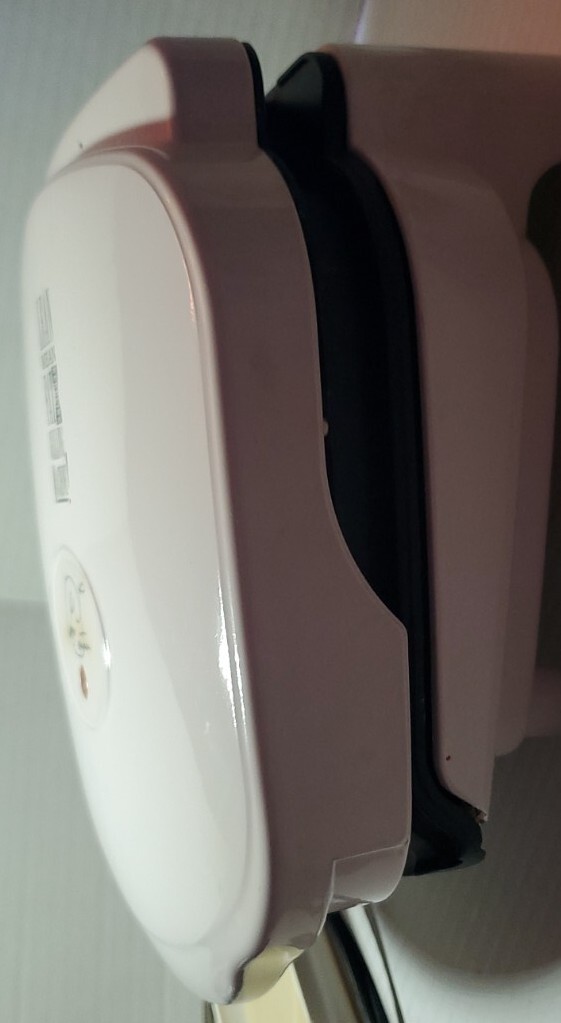 George Foreman Lean Mean Fat Reducing Grilling Machine GR10A White Used Lightly!