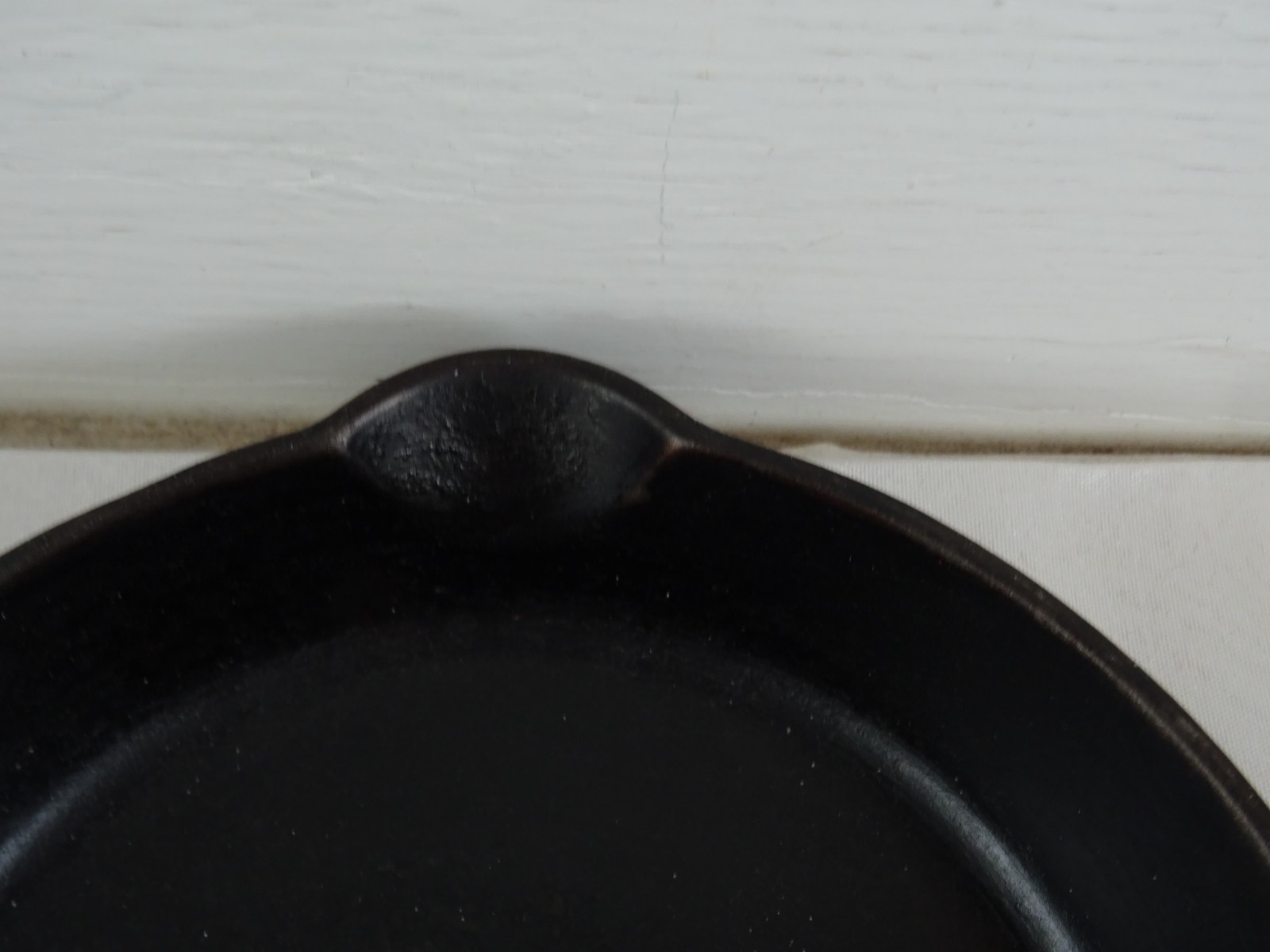 Vintage Griswold USA 3 Cast Iron Skillet Frying Pan 7″