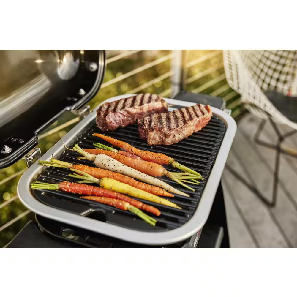 Lumin Compact Portable Electric Grill in Light Green
