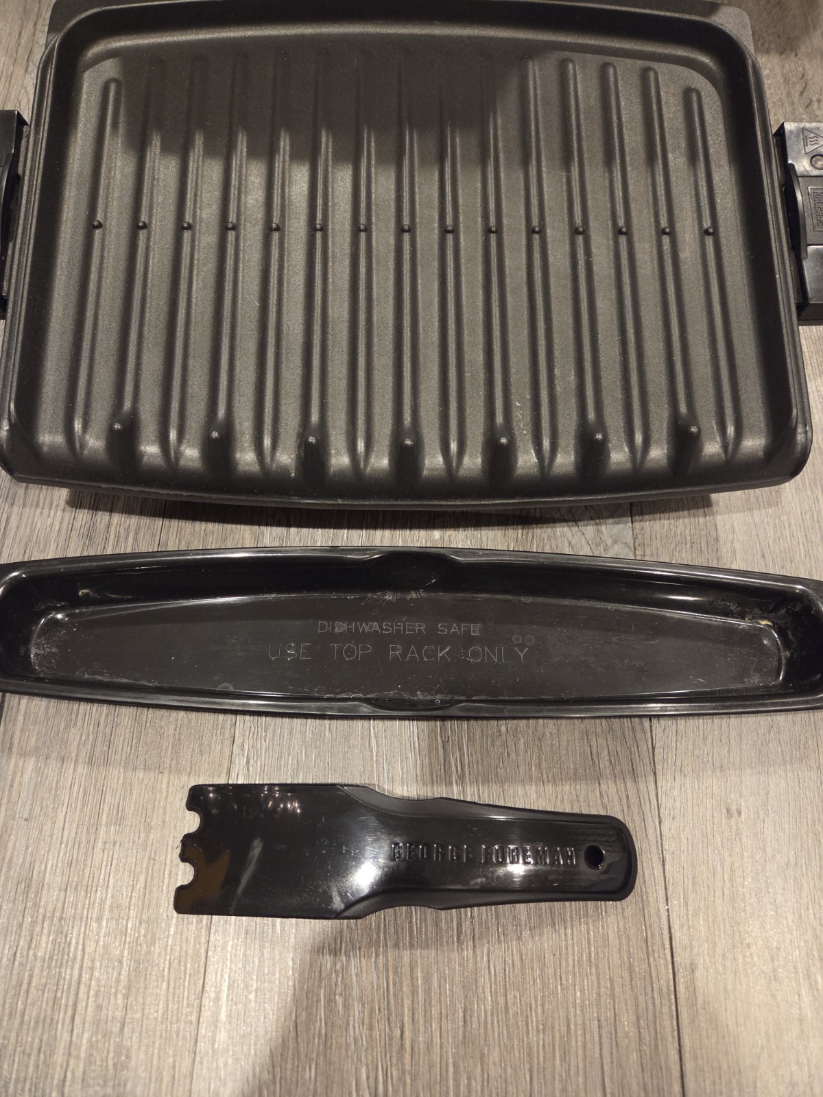 George Foreman GRP99 Lean Mean Fat Reducing Grilling Machine with Tray & Scraper
