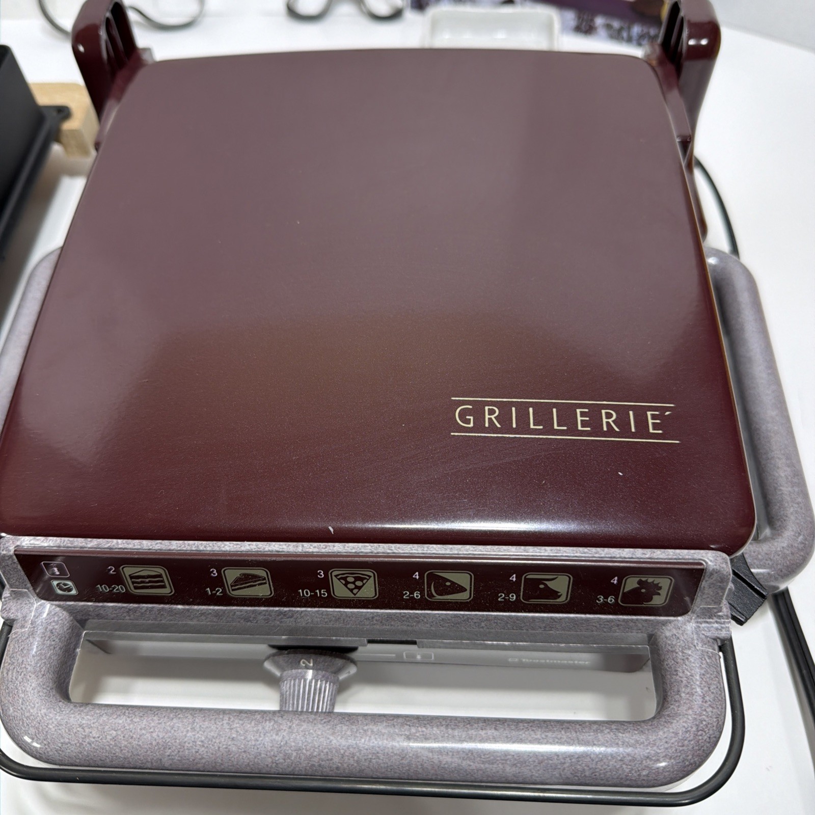 Toastmaster Grillerie 2000 Indoor Electric Speed Grill Bakery Red Brown Works