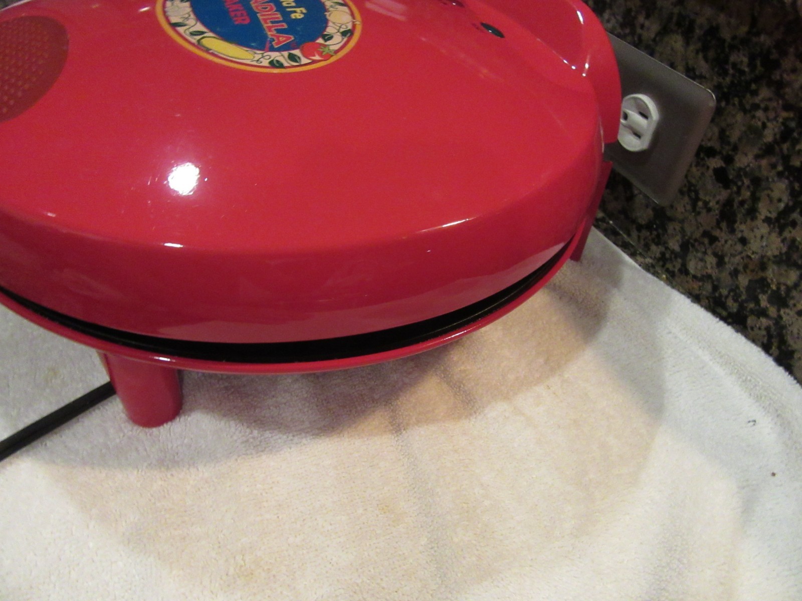 Salton Santa Fe QM2SFR Quesadilla Maker Super Clean and Working Well See Video