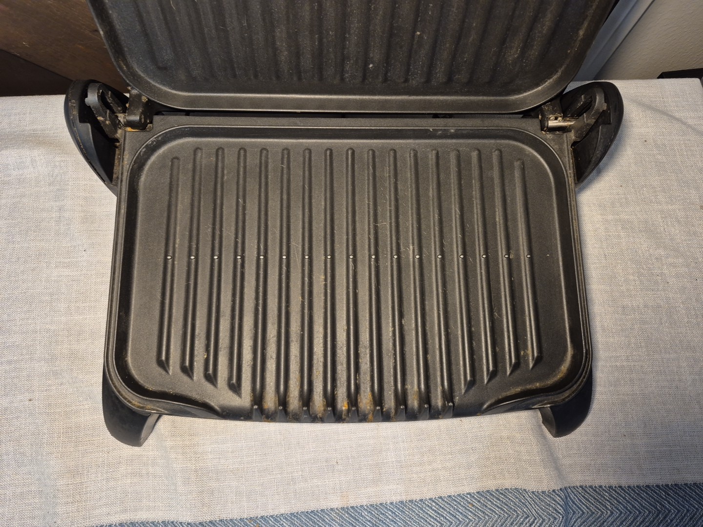 George Foreman Lean Mean Grilling Machine With TIMER Indoor/Outdoor GR38SIL