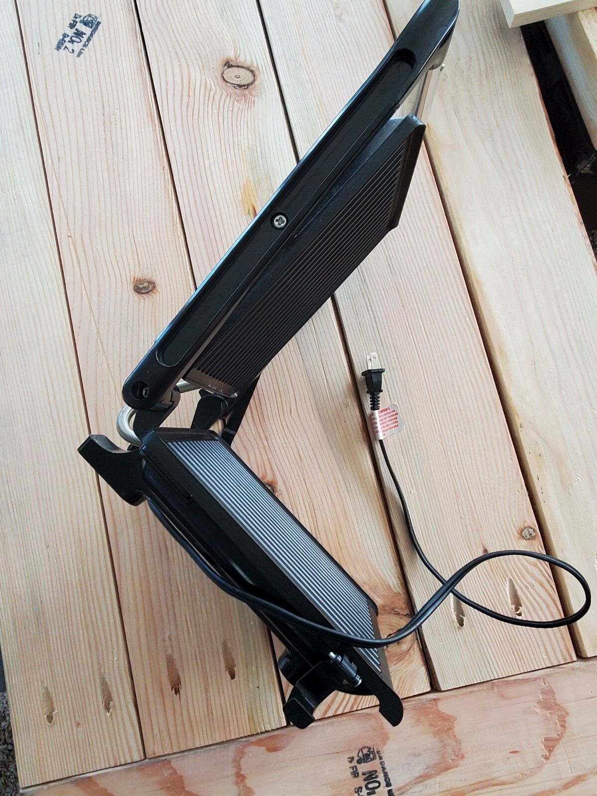 Bella Panini Press Ribbed Single Sandwich Maker Grill Non-Stick GH-815 SENSIO