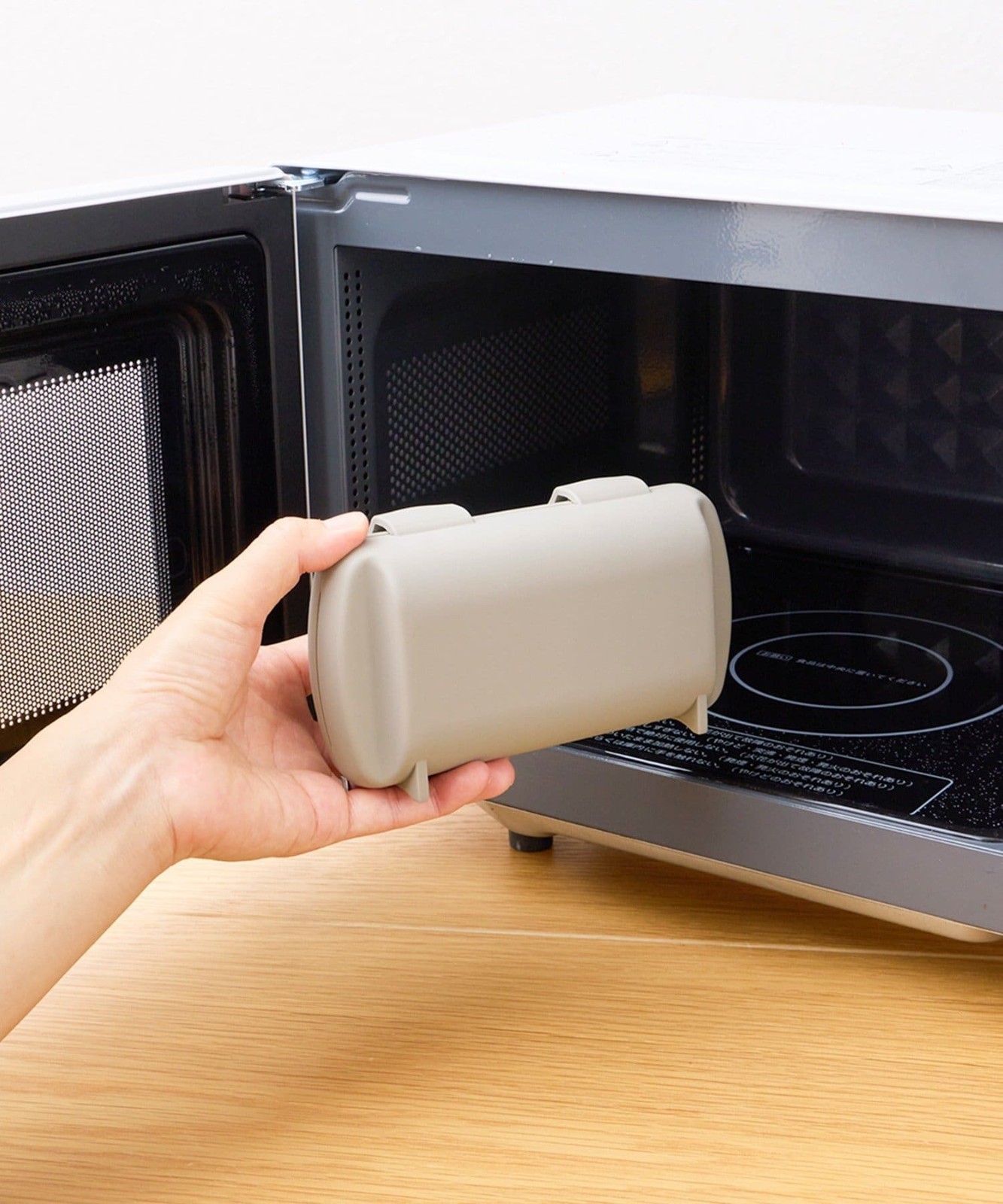 Microwave-safe half-sized hot sandwich maker 3 Coins