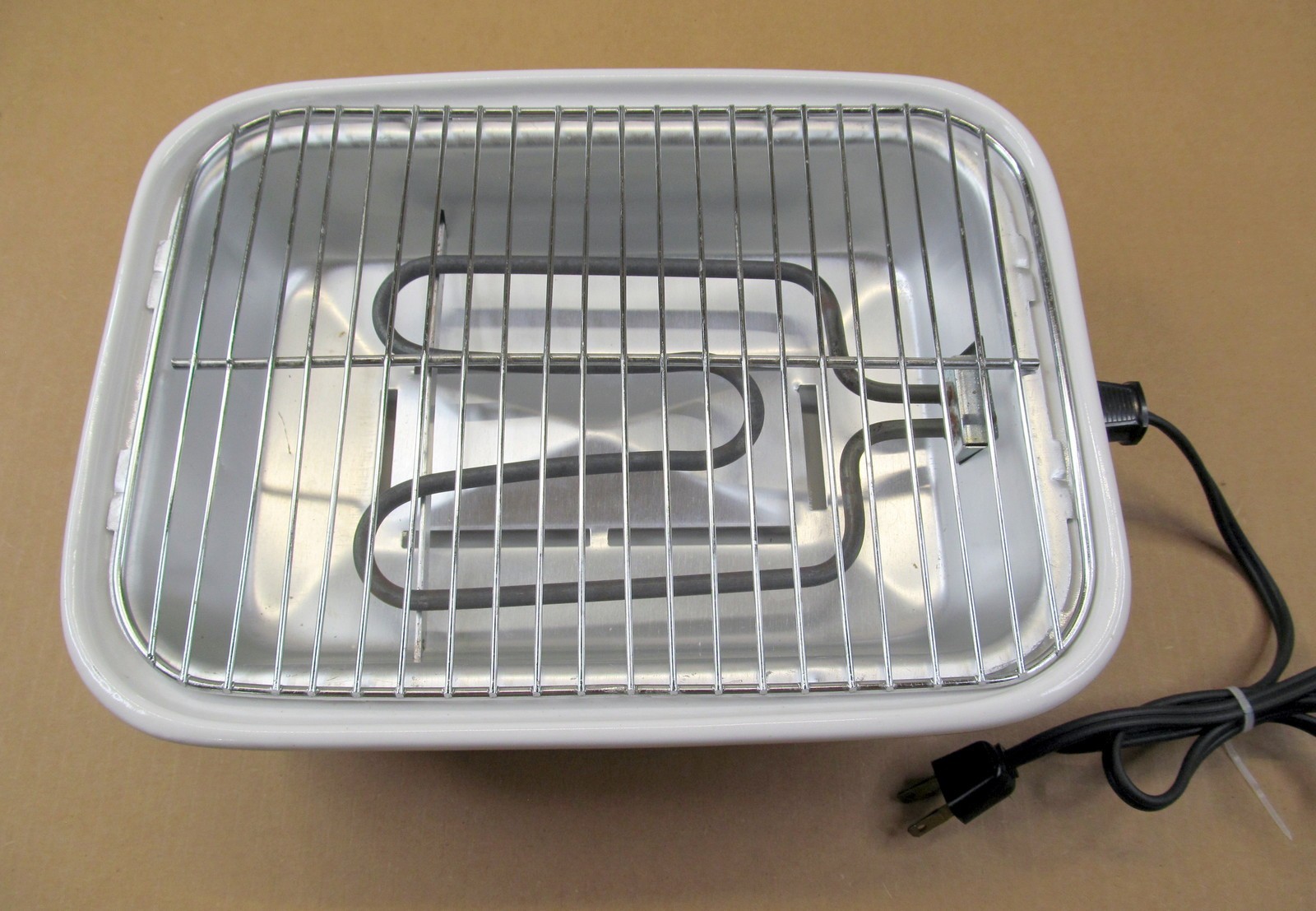 Maverick Smokeless Indoor Electric Broiler Grill | MG-20 | 9″ x 12″ White Crock