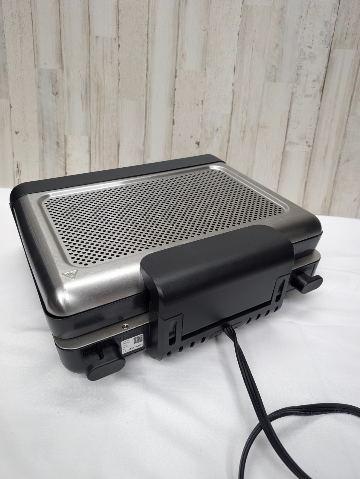 Ninja Gr100 silver black indoor outdoor mini 14″ meatal sizzle grill Easy Clean