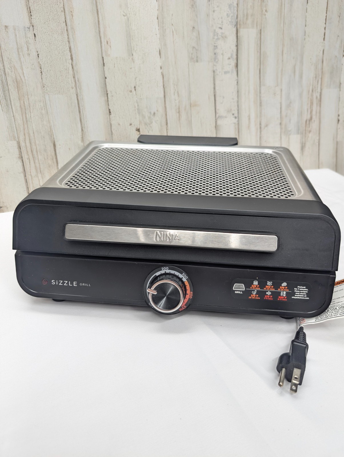 Ninja Gr100 silver black indoor outdoor mini 14″ meatal sizzle grill Easy Clean