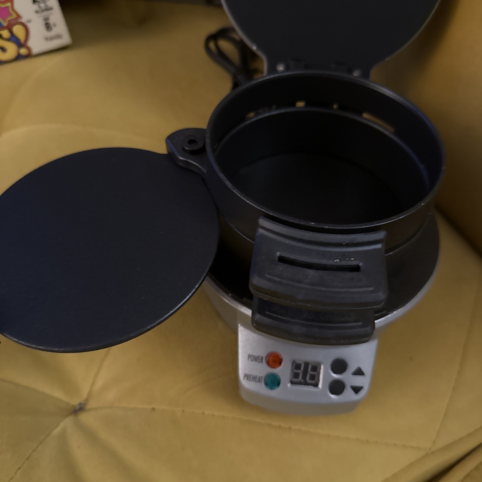 Hamilton Beach Quick Easy Breakfast Sandwich Maker 25478R Non Stick. Easy Clean