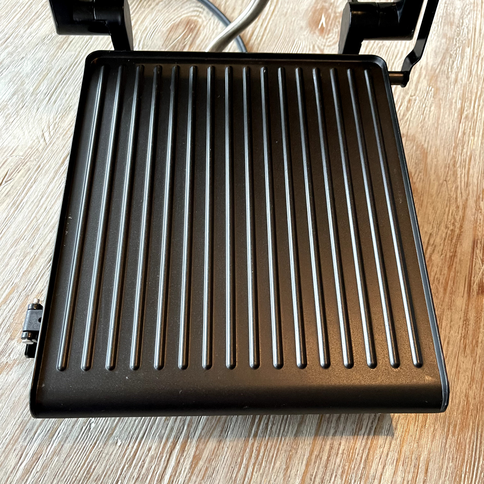BELLA Panini Maker GH-815, 1400W, Large 8 x 9in Cooking Surface! Make 4 Sammies!