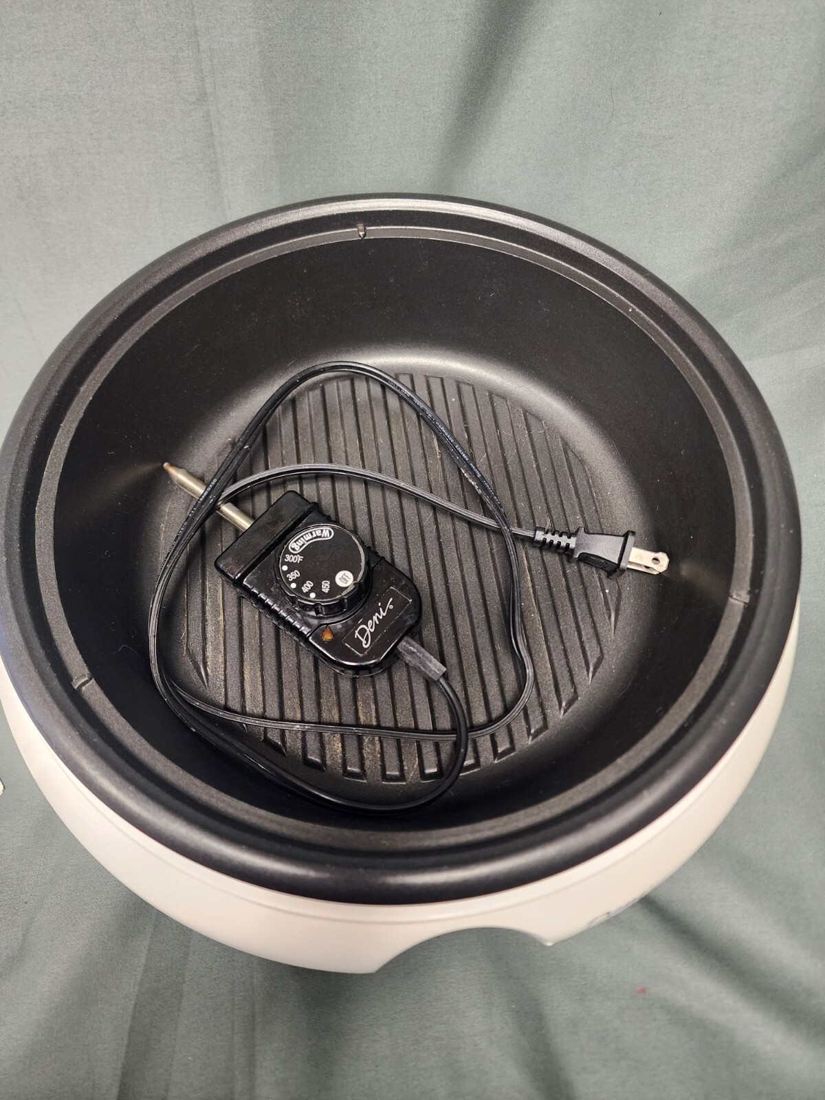 Deni’s Skillet & Health Grill, Model 8200/8201, Deep 3 qt. Capacity