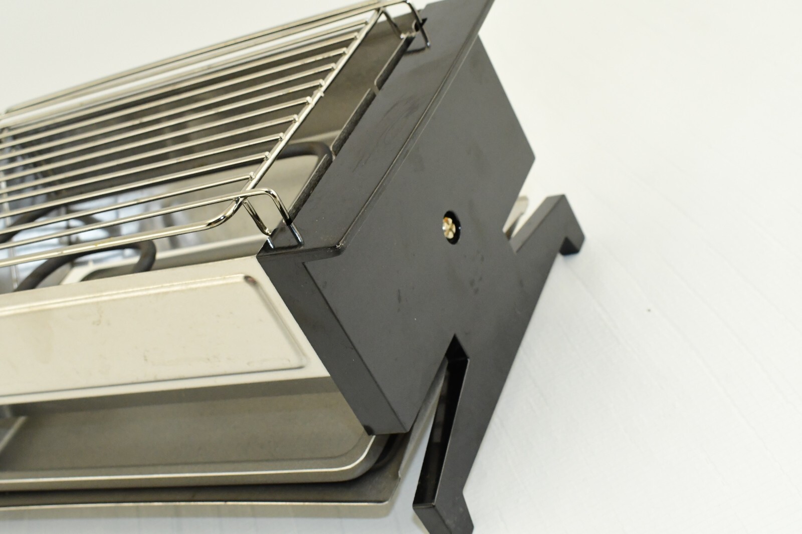 REGAL WARE Vintage ‘The Griller’ Smokeless Indoor Electric Mini Grill Model 6705