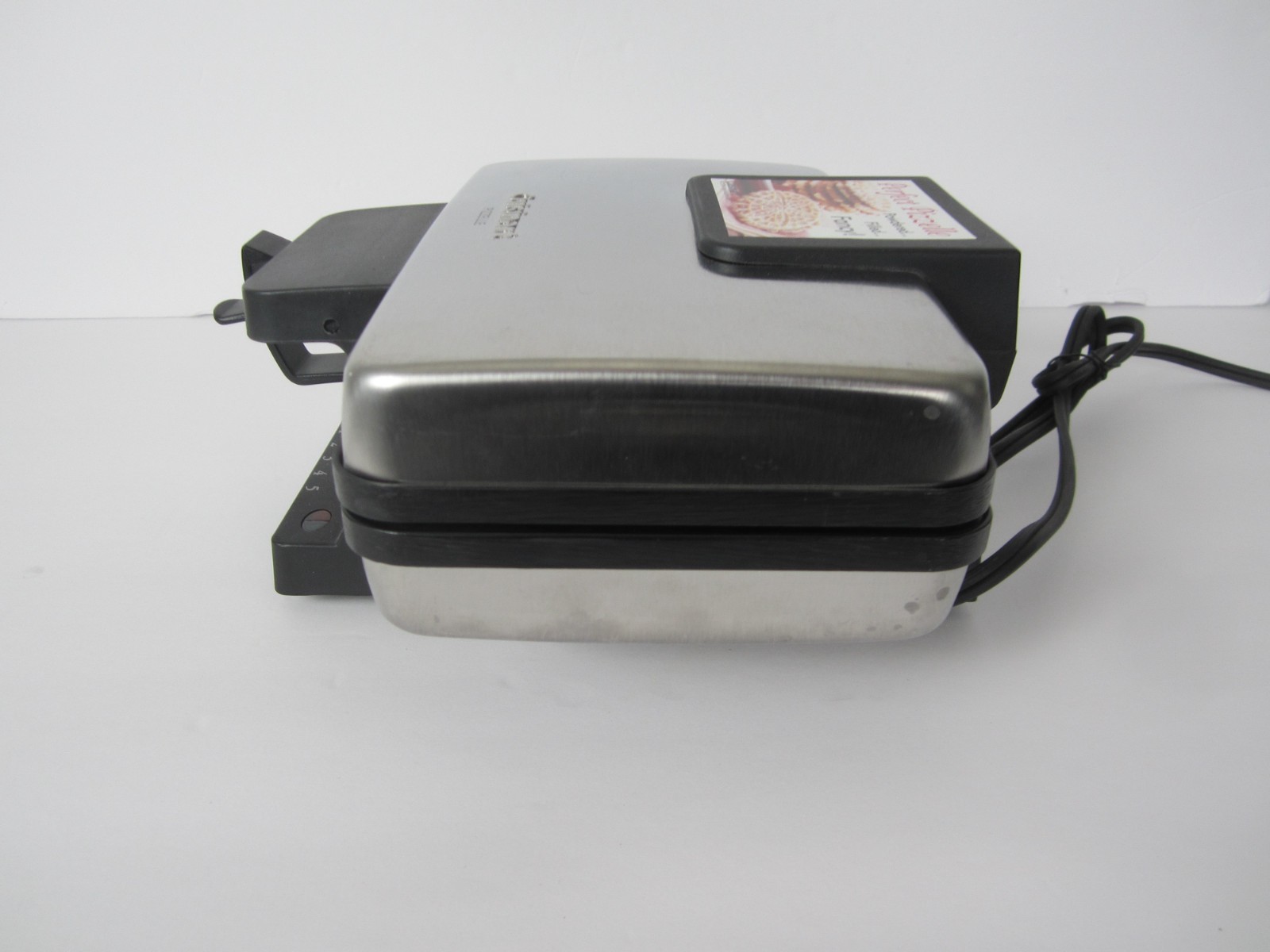 Cuisinart 2 Perfect Pizzelle Press Maker Cannoli Cookies Desert Baker WM-PZ2 NEW