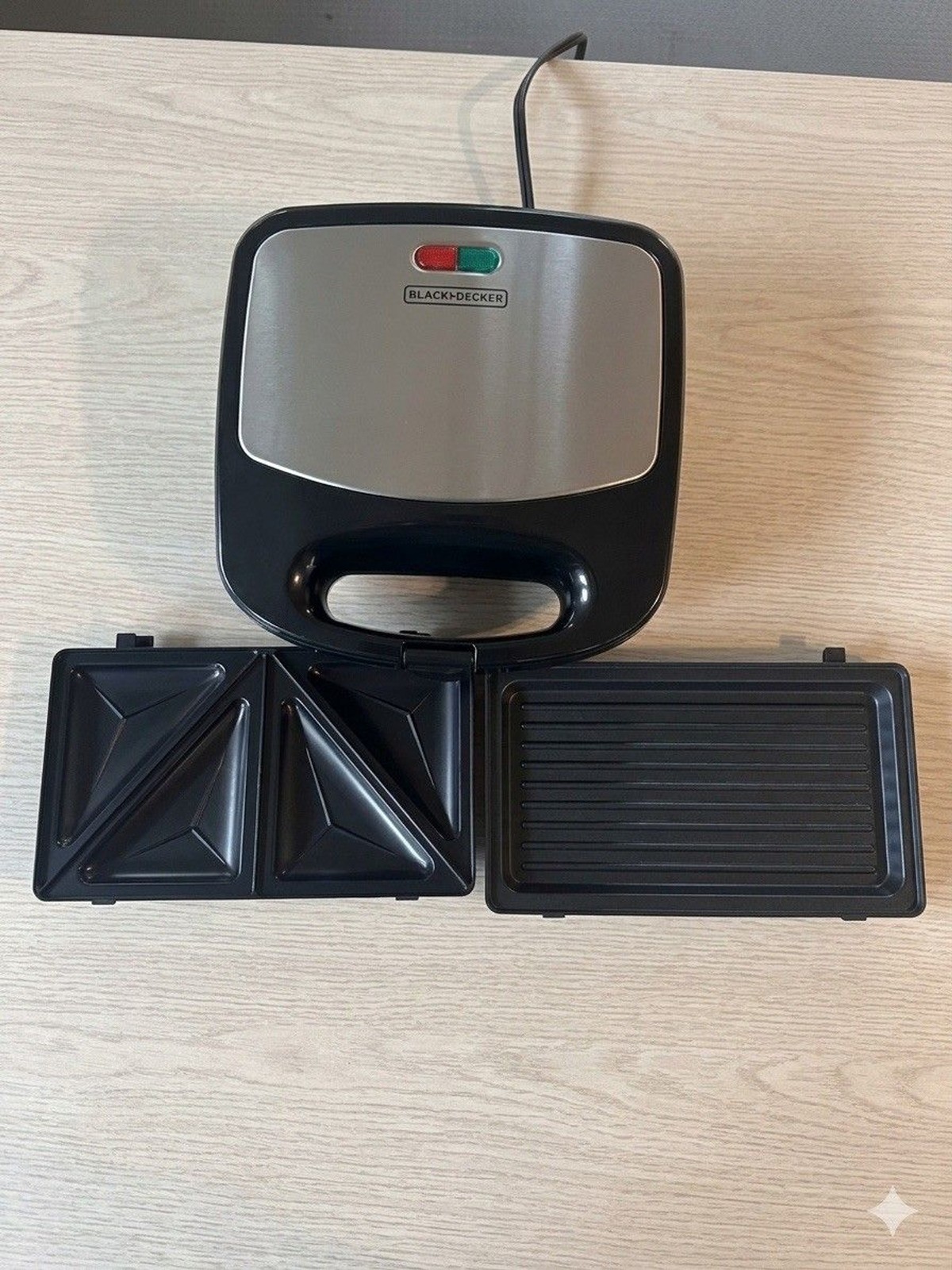 Black+Decker 3-in-1 Morning Meal Station Waffle+Pannini+Griddle Model: WM2000SD