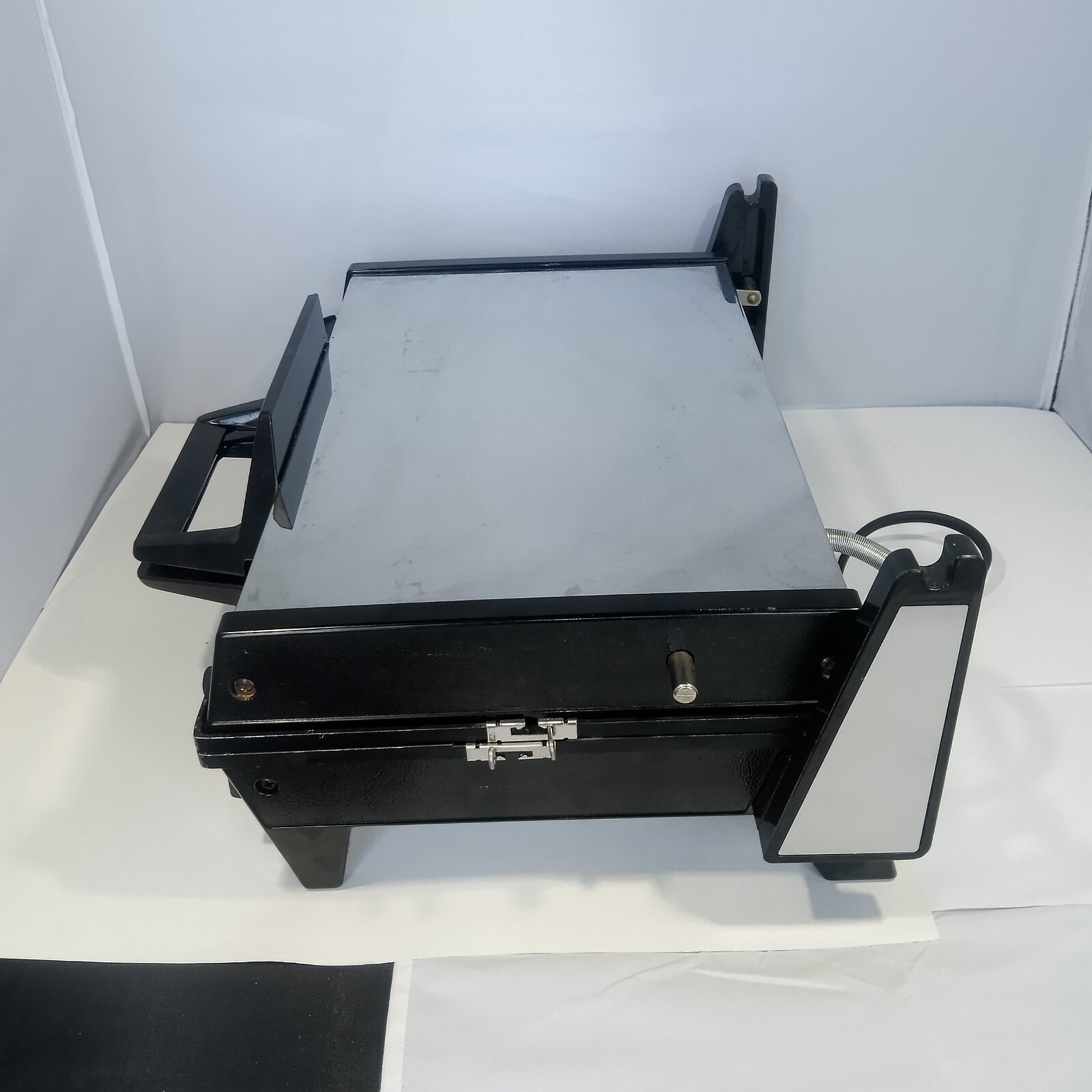 Vintage General Electric GE Broil R Grill Chrome Electric Broiler 3820-112