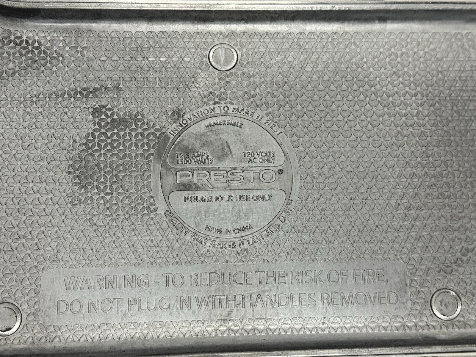 Presto Slimline Nonstick Electric Griddle Ceramic nonstick surface detach handle