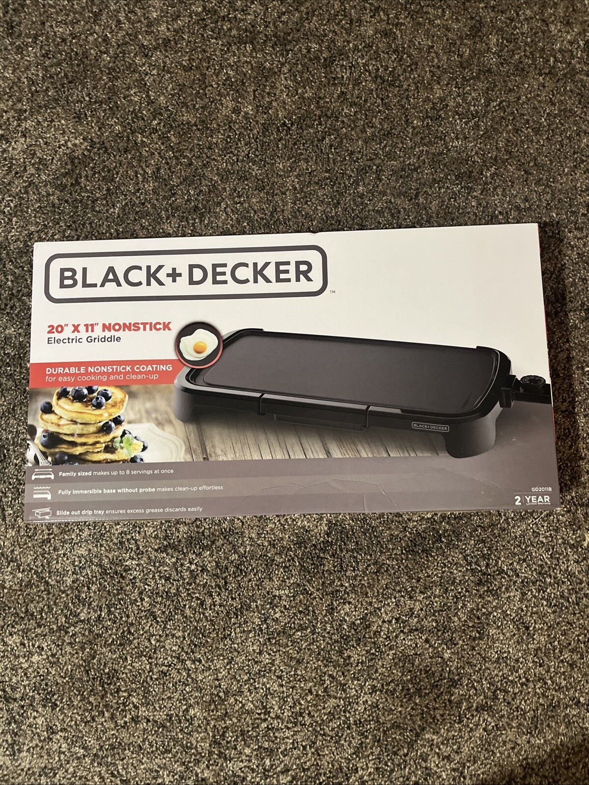 BLACK+DECKER GD2011B Family Sized Electric Griddle, 20 x 11-Inch, Black