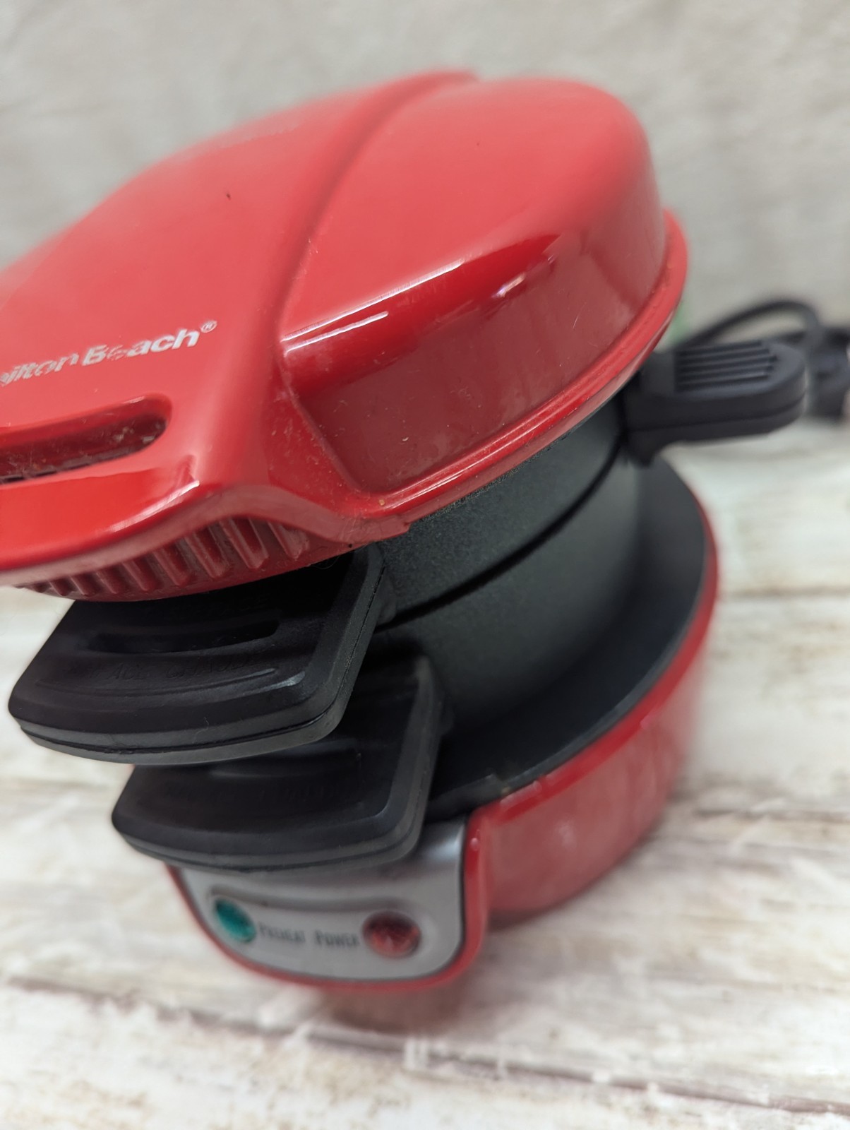 Hamilton Beach Breakfast Sandwich Maker – Red ST29