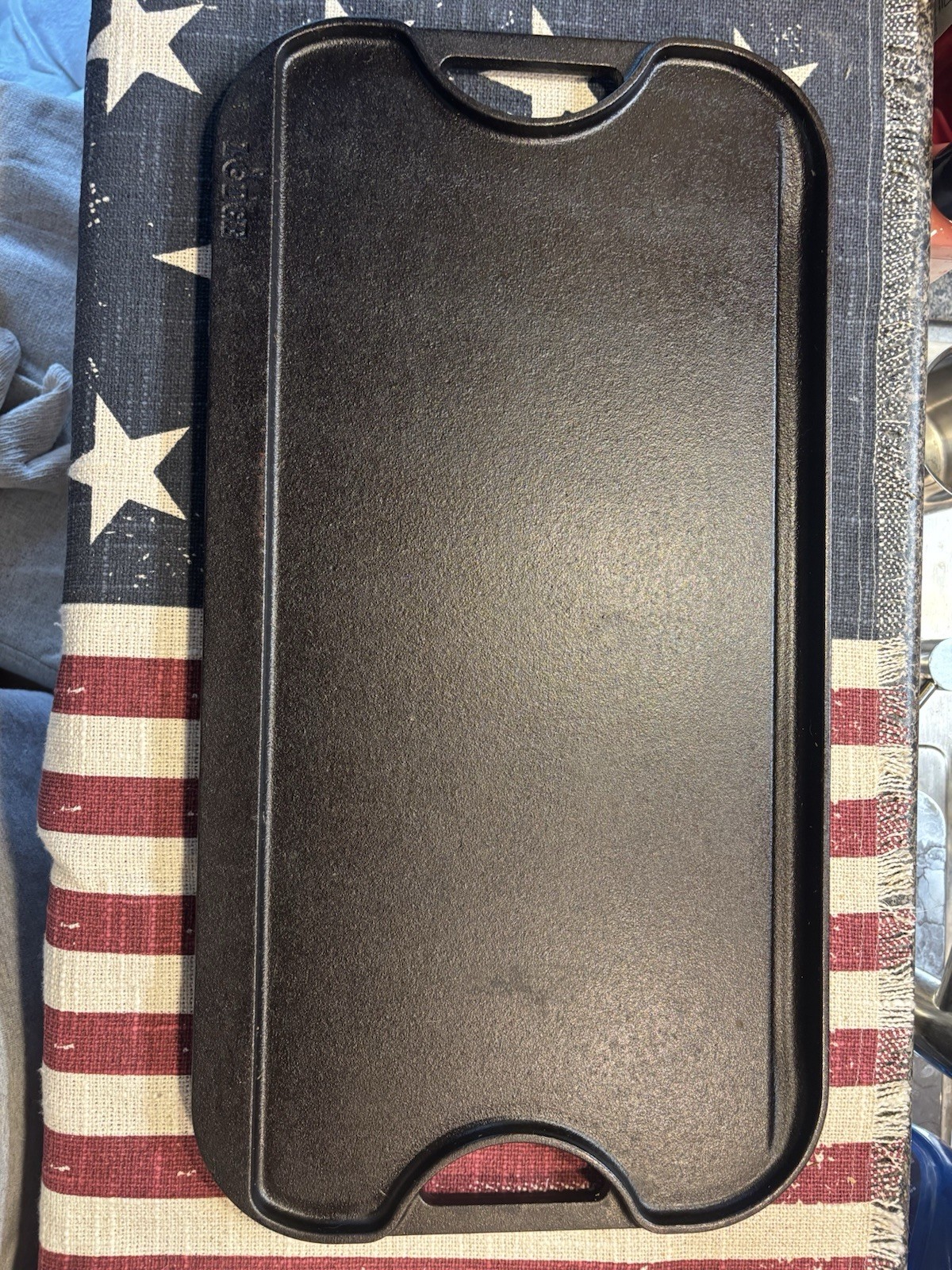 LODGE PRO GRID CAST IRON REVERSIBLE GRIDDLE/GRILL USA Made