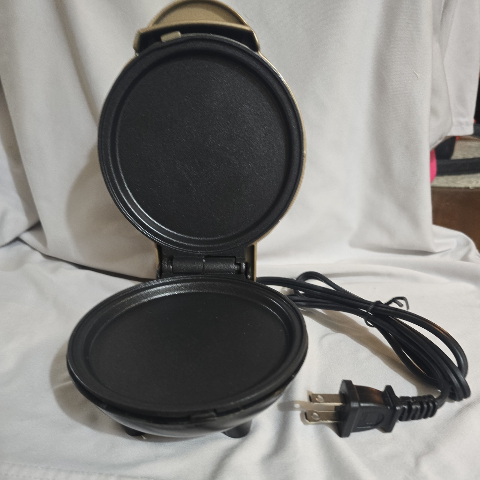 DASH Mini Maker Electric Round Griddle for Individual Pancakes, Cookies, Eggs
