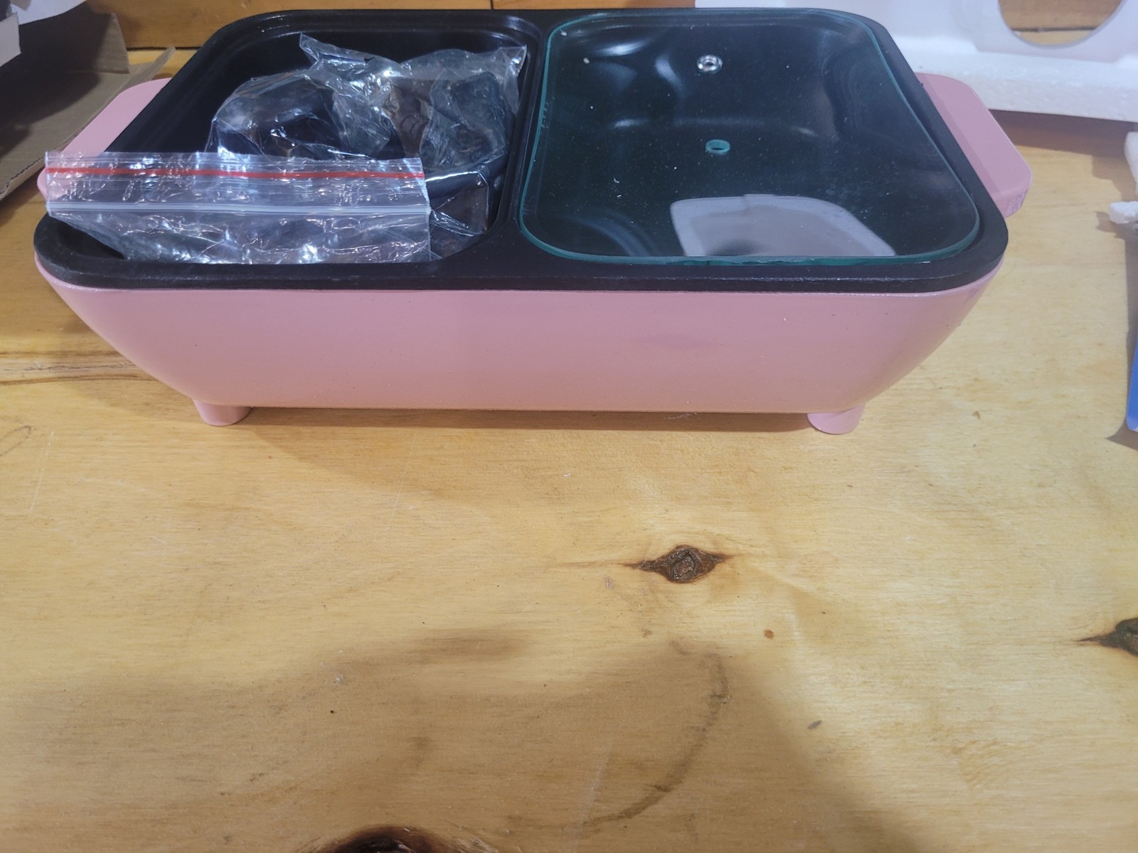 2-in-1 Electric Hot Pot & Grill – Pink – Model Z9