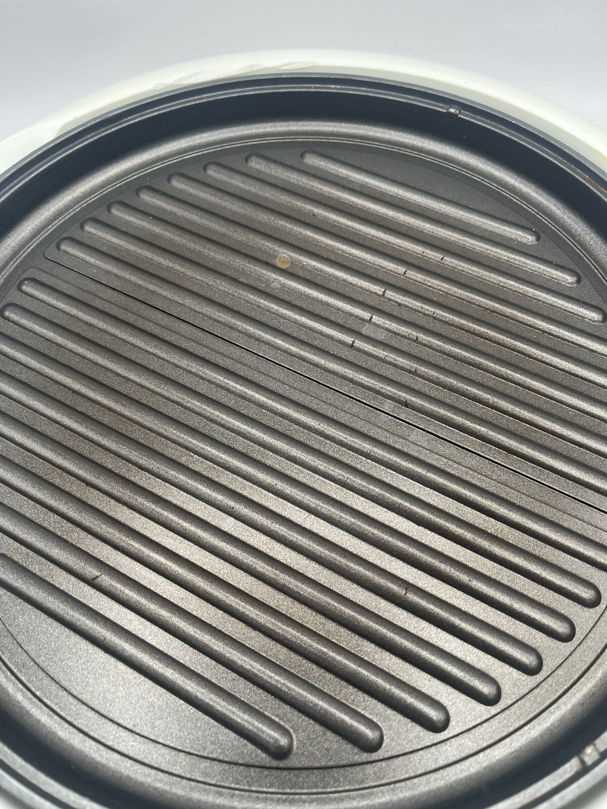 Used Aroma Prestige Cool-Touch Electric Health Indoor Grill Model AHG-1125