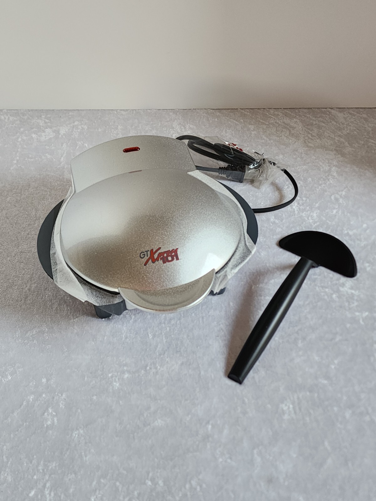 GT Xpress Express 101 Non-Stick Indoor Grill Omelet & Dessert Maker New Open Box