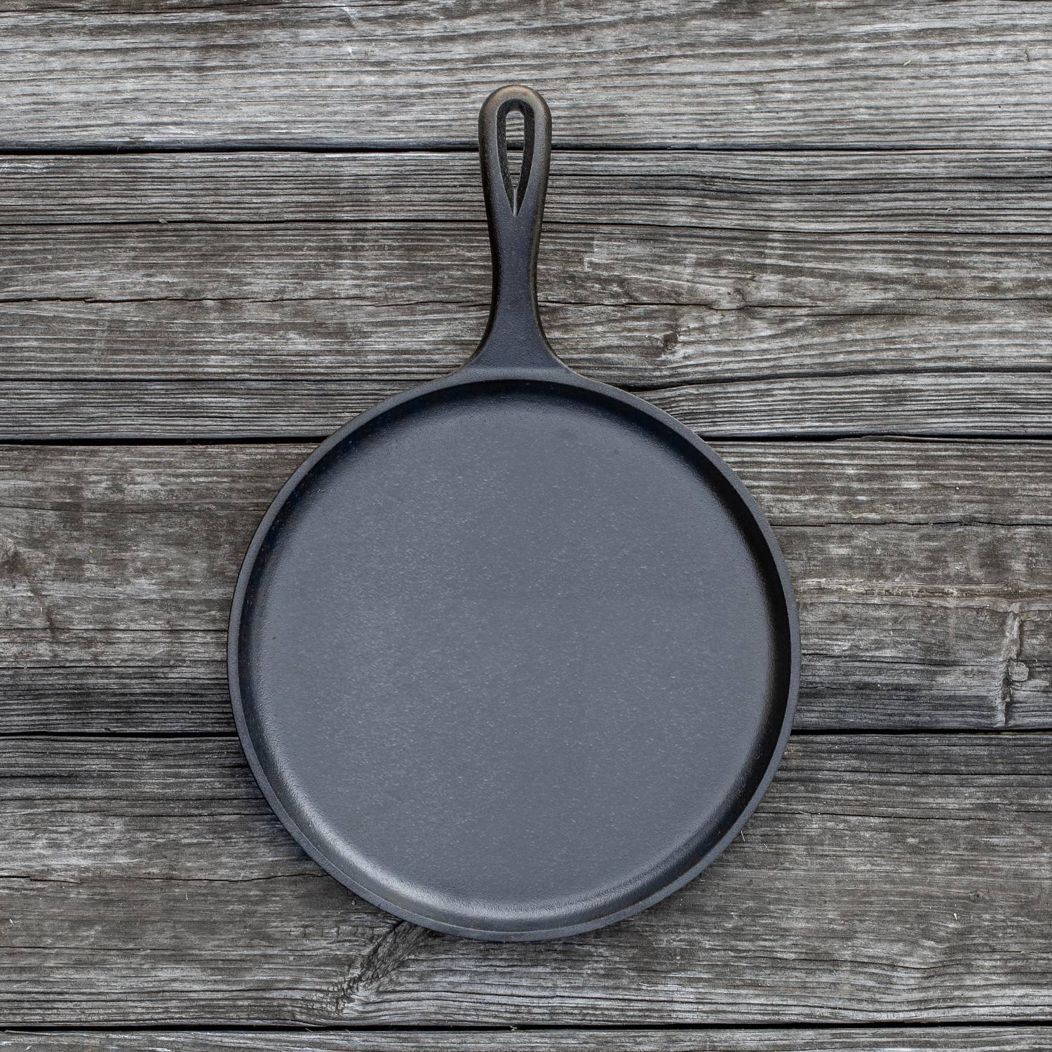 Lodge Logic Cast Iron Old-Style Round Griddle