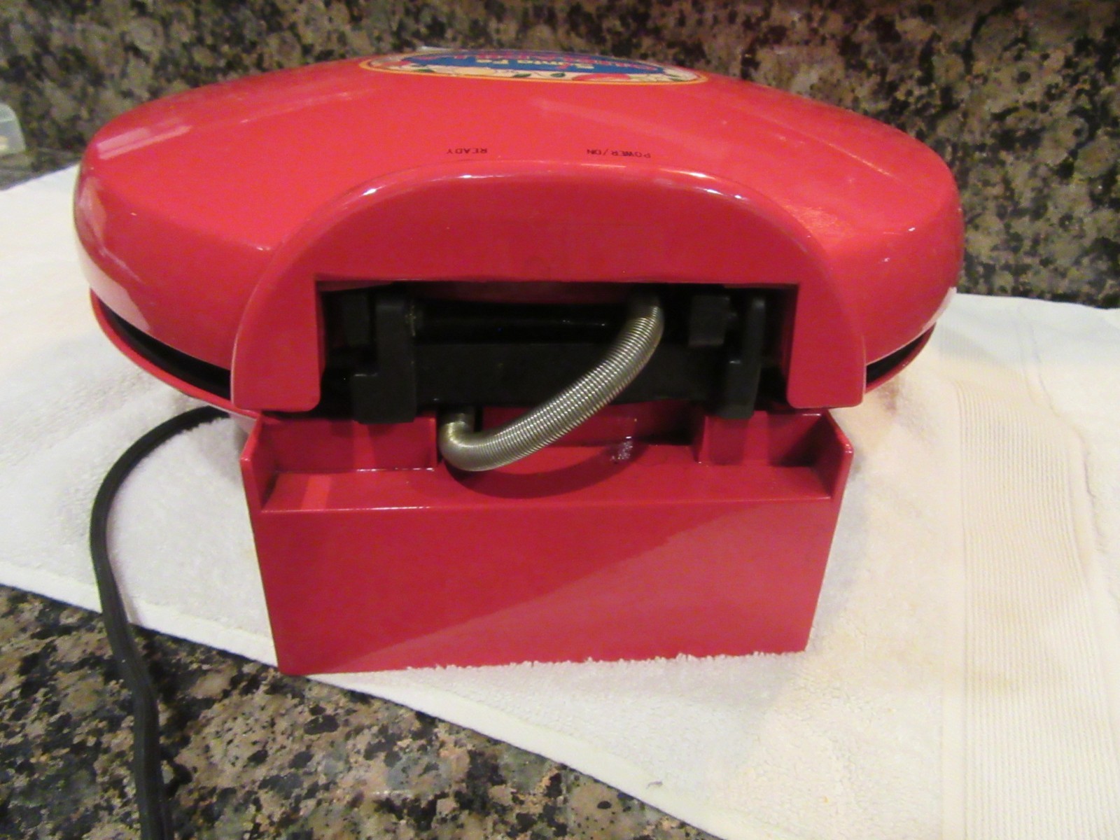 Salton Santa Fe QM2SFR Quesadilla Maker Super Clean and Working Well See Video