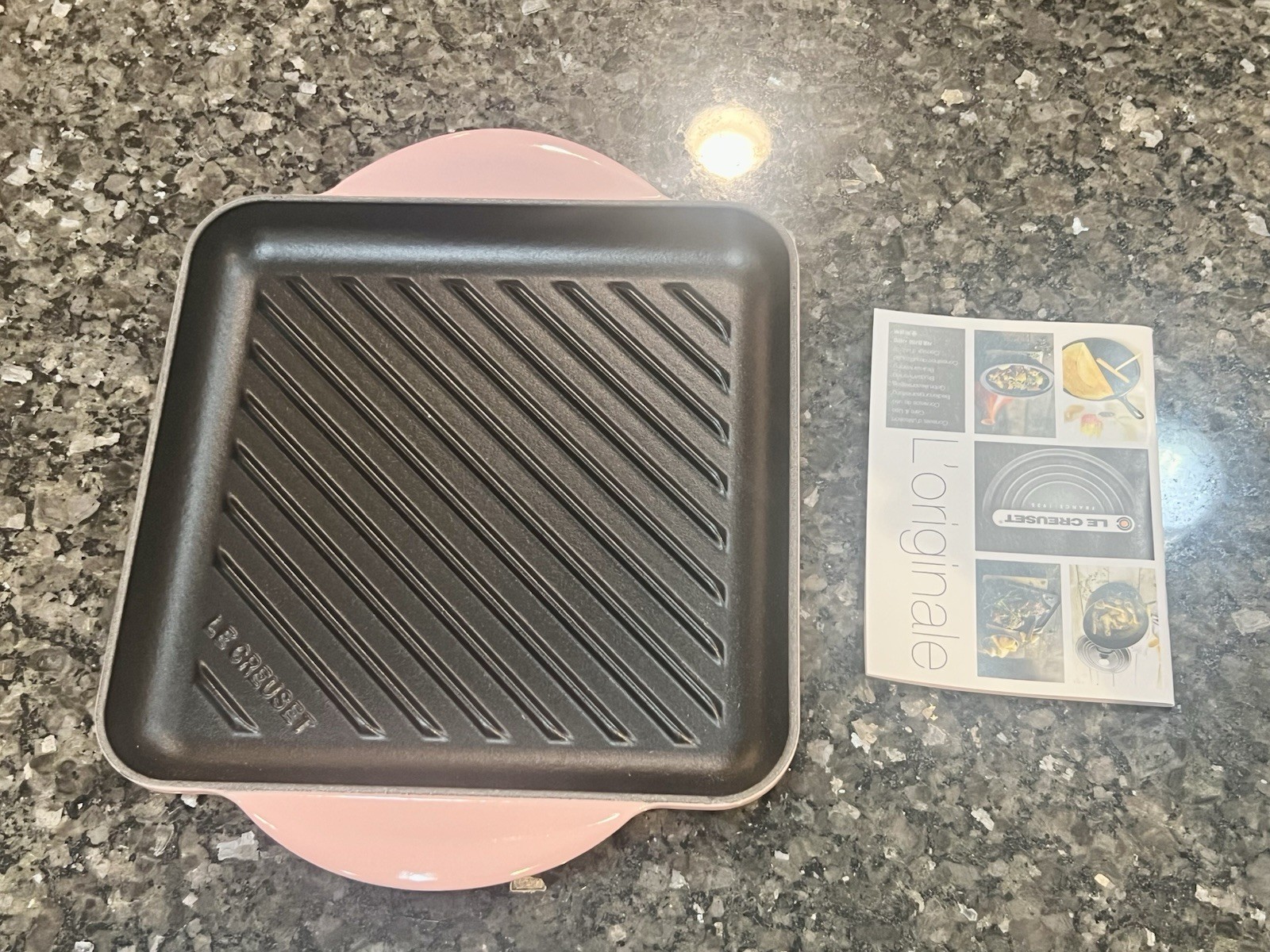 NEW Le Creuset Enameled Cast Iron Skinny Square Grill Pan 9-1/2″ Chiffon Pink
