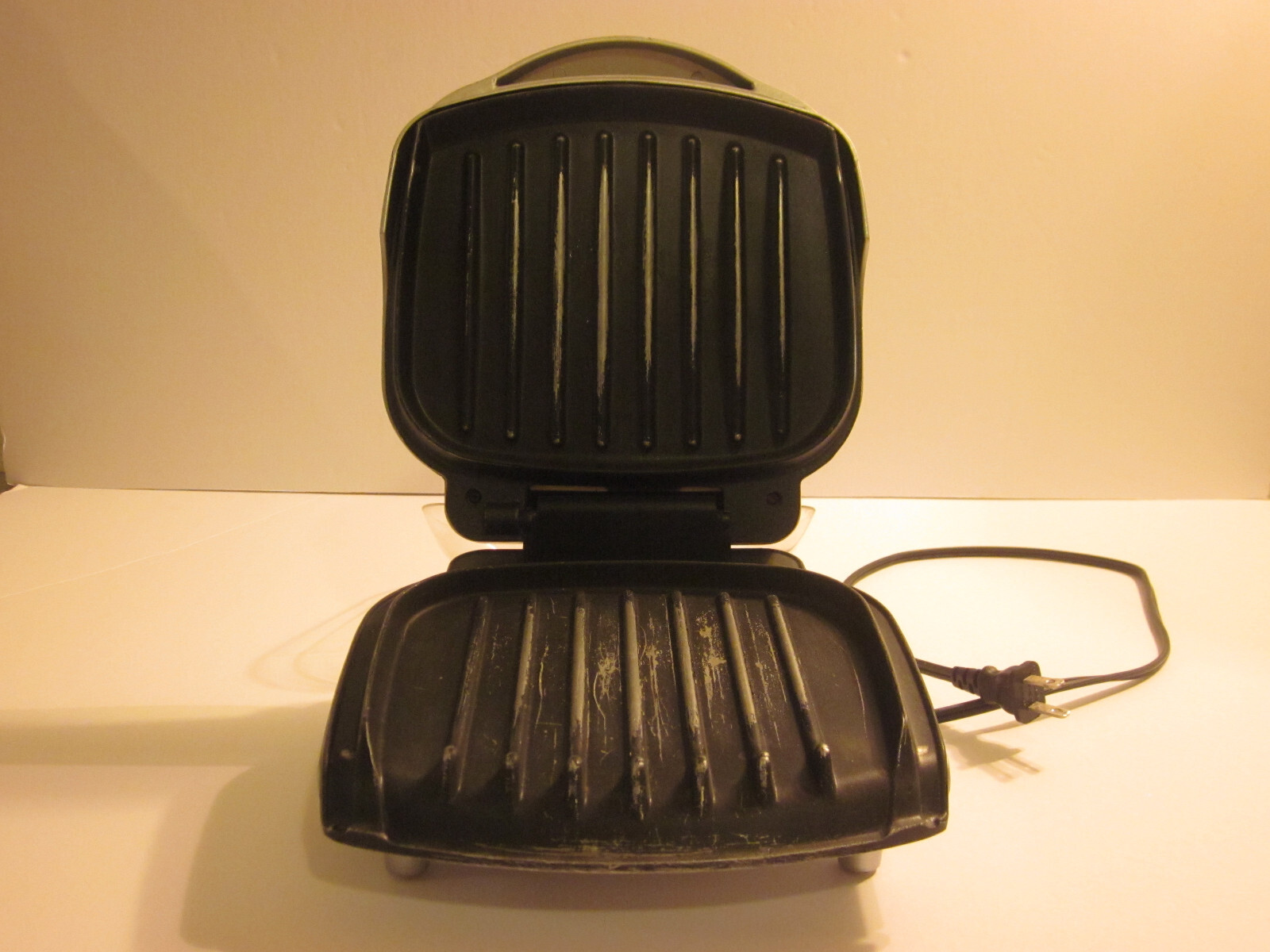 George Foreman Lean Mean Fat Reducing Grilling Machine w/ Bun Warmer GR10ABW
