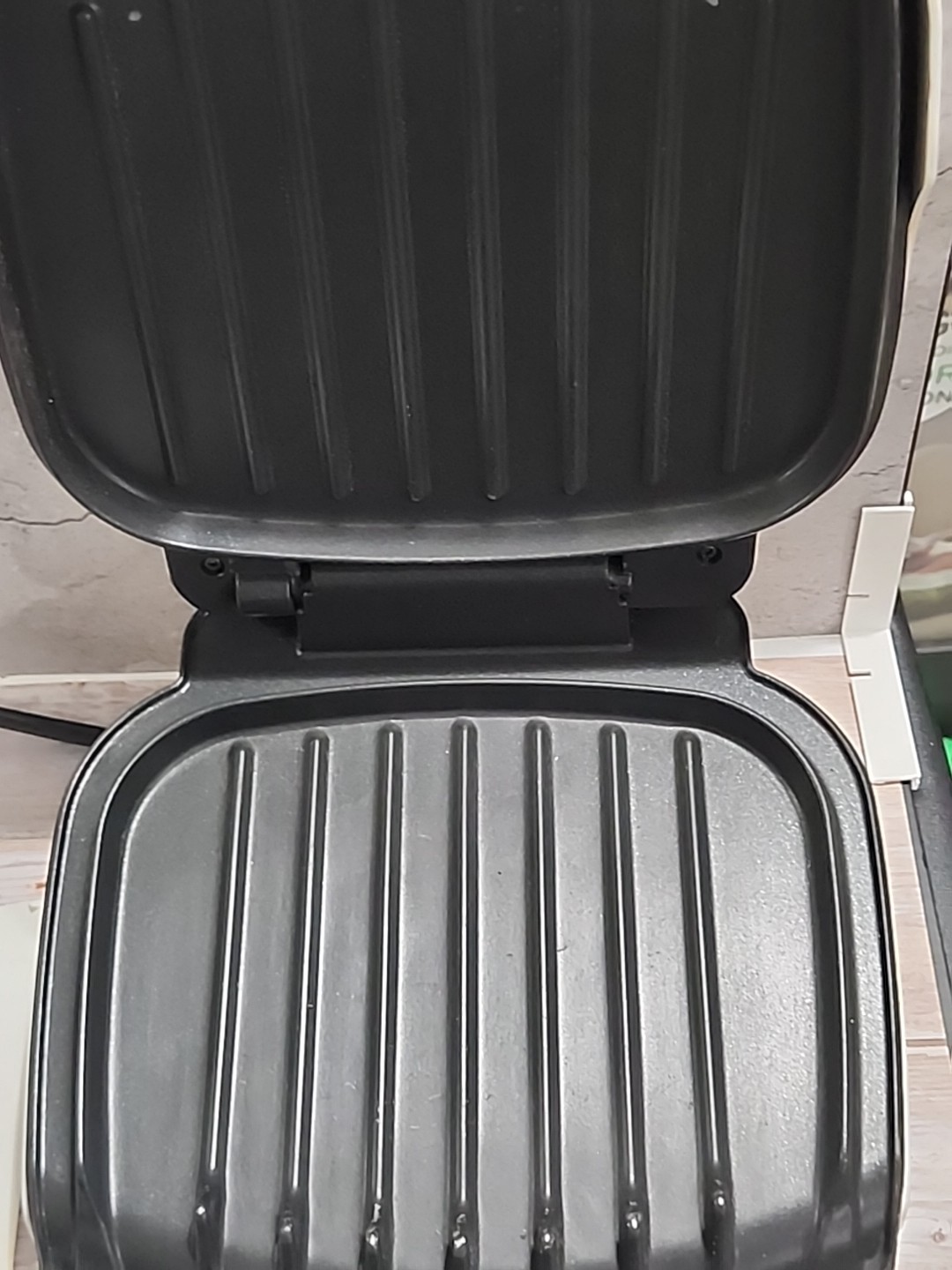 George Foreman Grill GR-10A White Lean Mean Fat Reducing Grilling Machine Tested