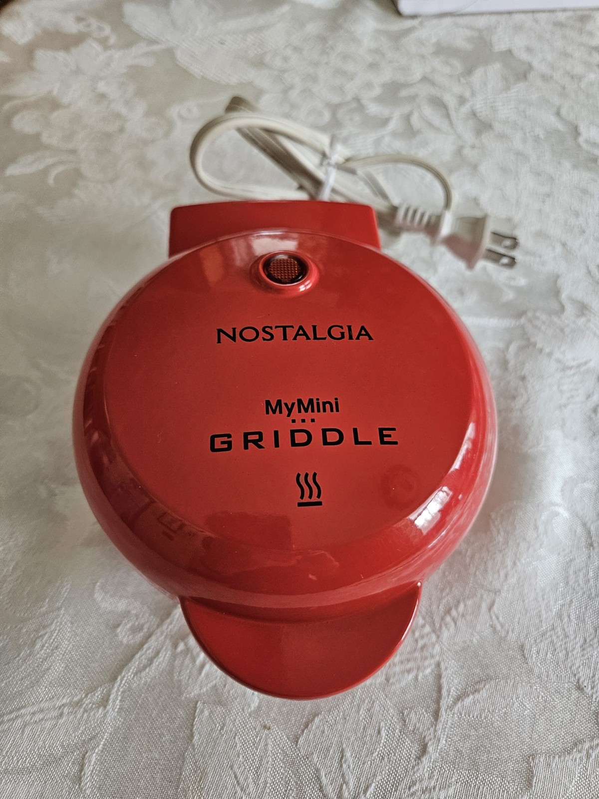 Nostalgia MyMini Griddle Indoor Electric Grill Red 550W Non-Stick Portable 120V