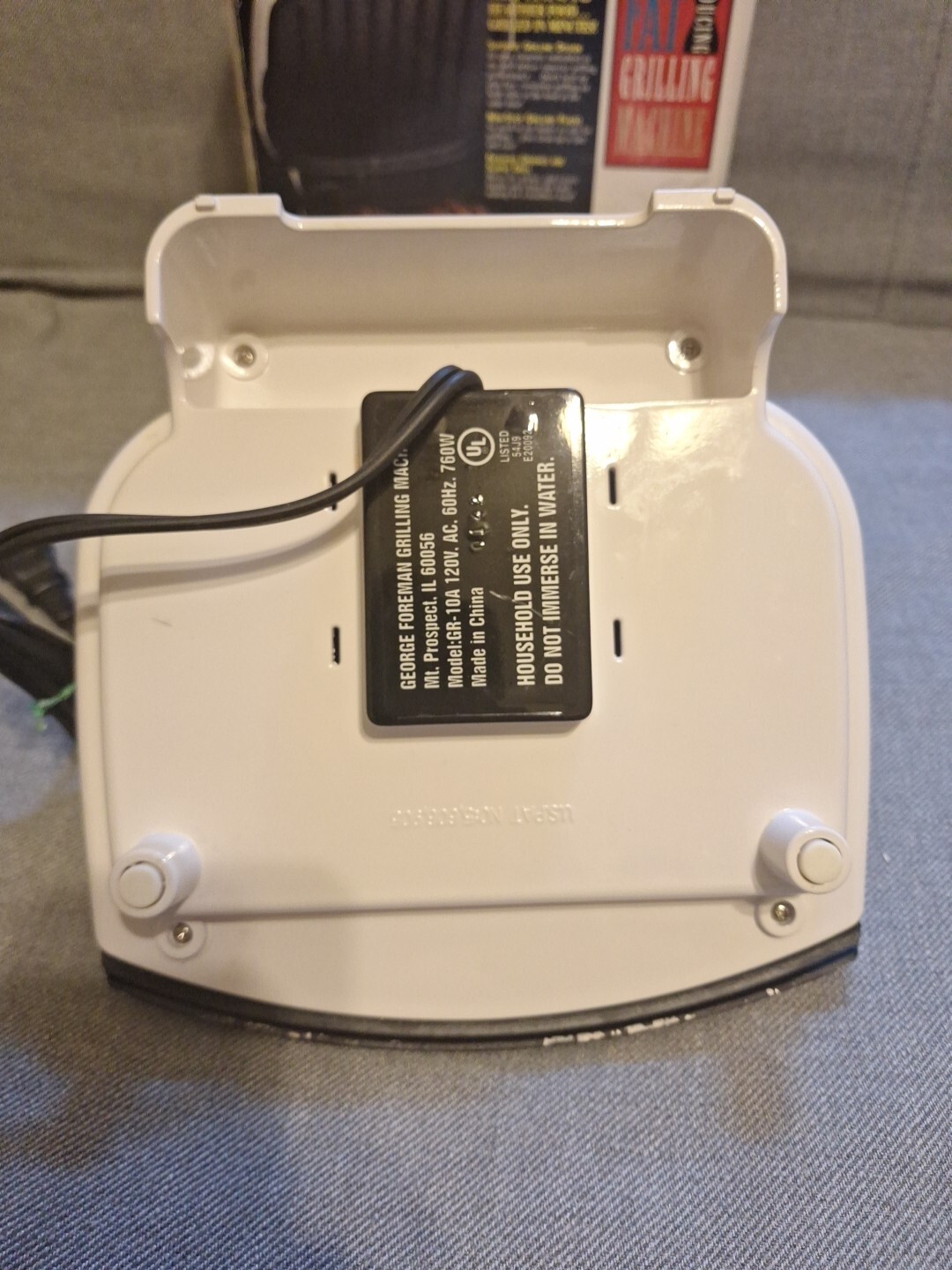 George Foreman Grill Lean Mean Fat Reducing Grilling Griddle GR10A White -NEW-
