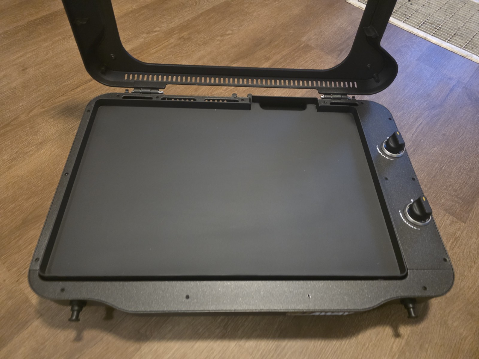 HALO Getaway Portable 2-Zone Propane Gas Griddle Grill Matte Black