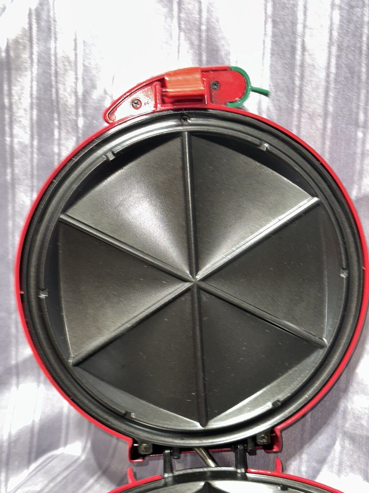 The El Paso Chile Company Quesadilla Maker Red Model S676