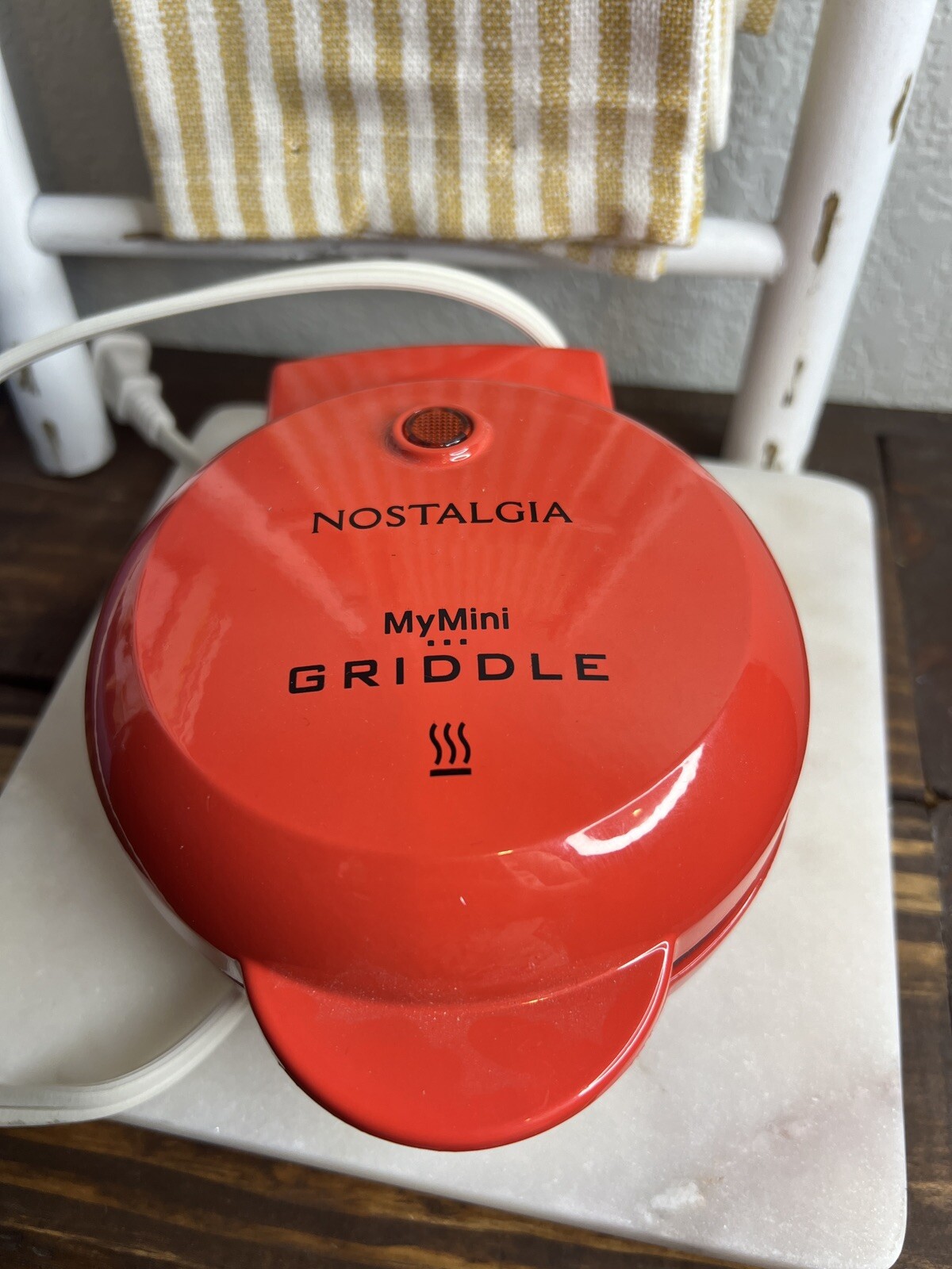Nostalgia My Mini 5″ Non Stick Surface Griddle-Burgers Pancakes Cookies Eggs New