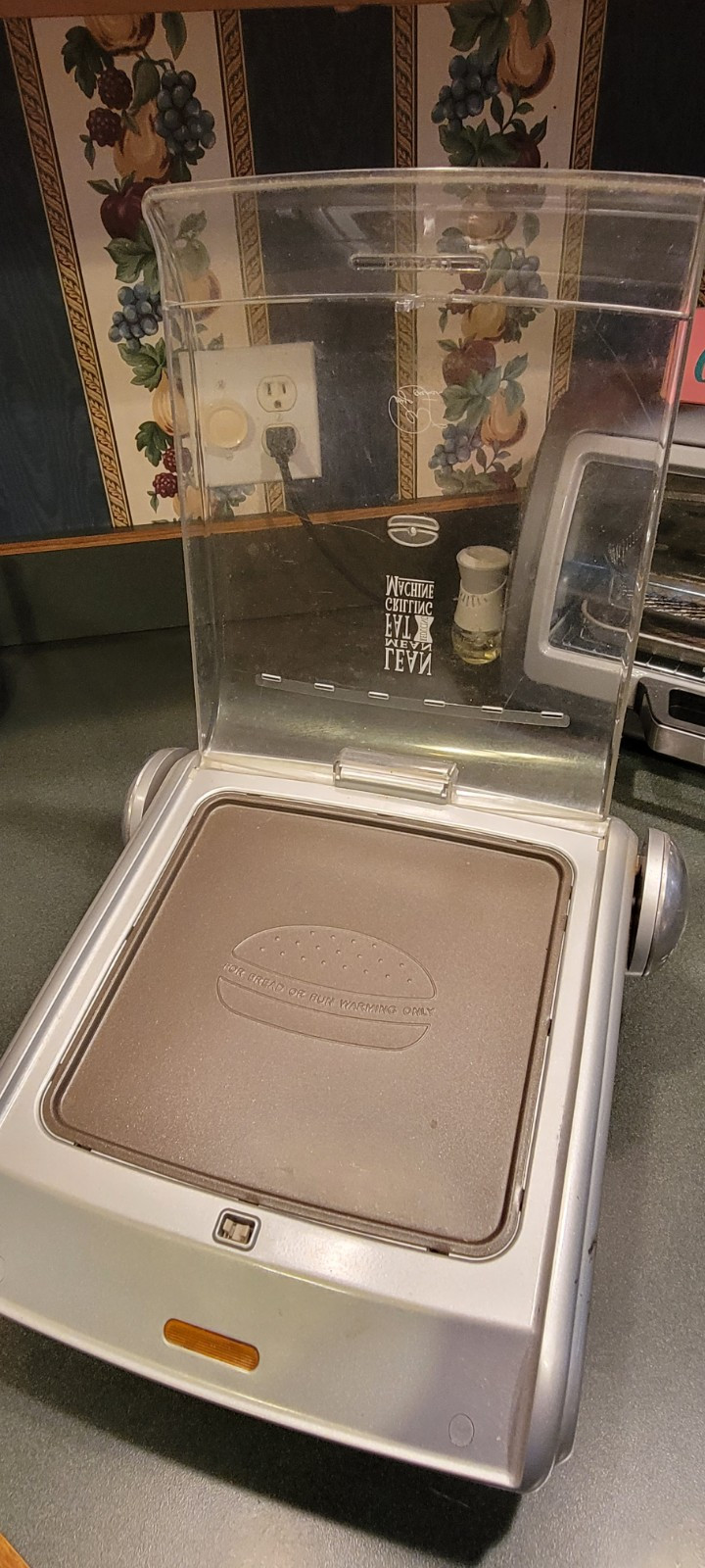 George Foreman GR19BW Indoor Grill w/Bun Warmer Removable Cover •Fat reducing