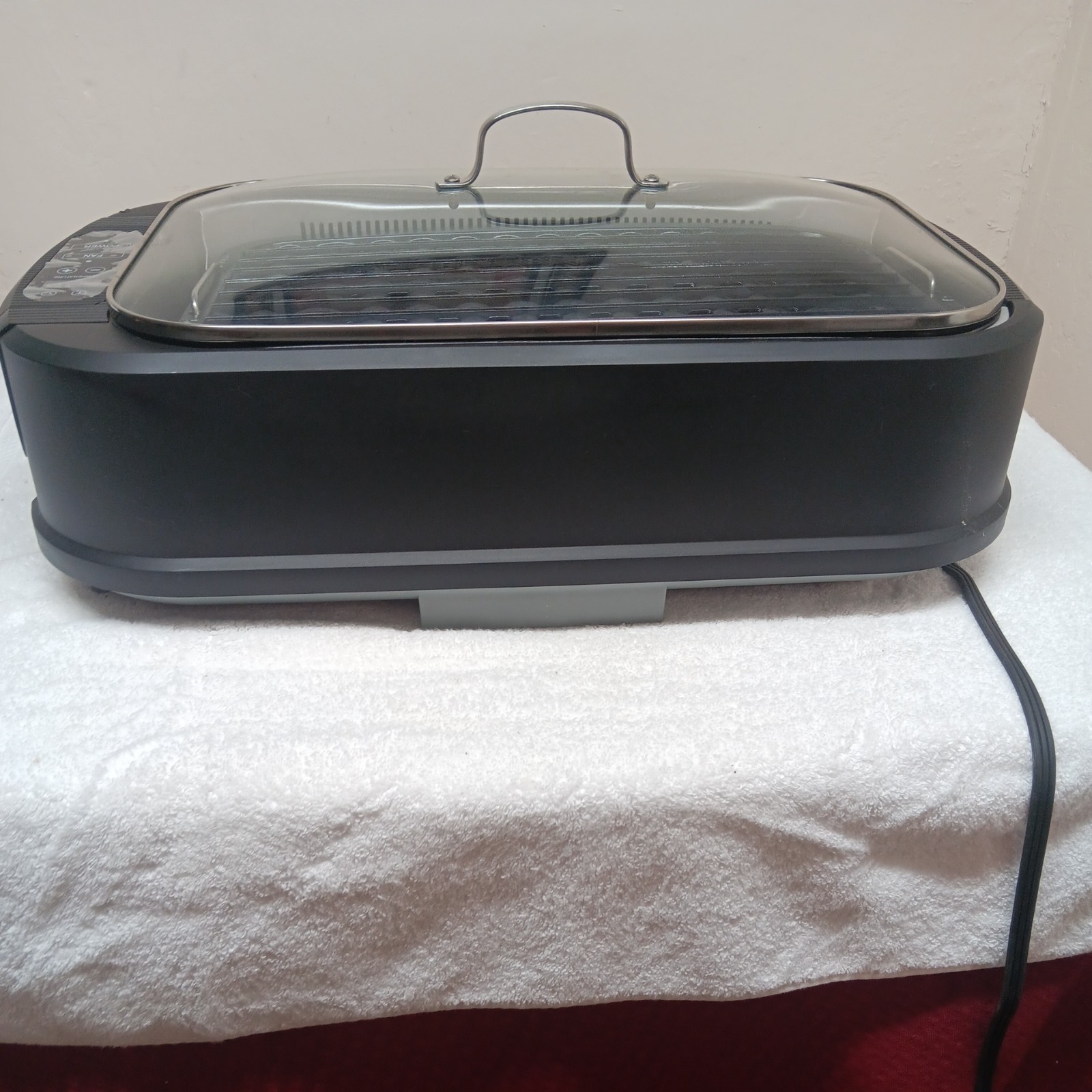 SHAQ 3-in-1 Smokeless Grill modelpg-1500xl open box never used. lift off lid