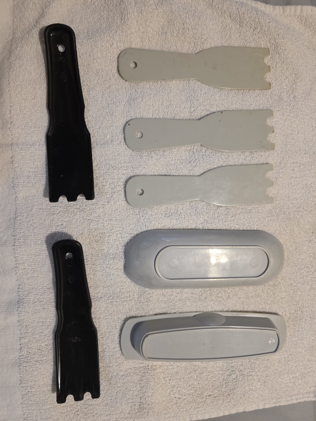 George Foreman Grill, 5 Scrapers And 2 Drip Trays Used
