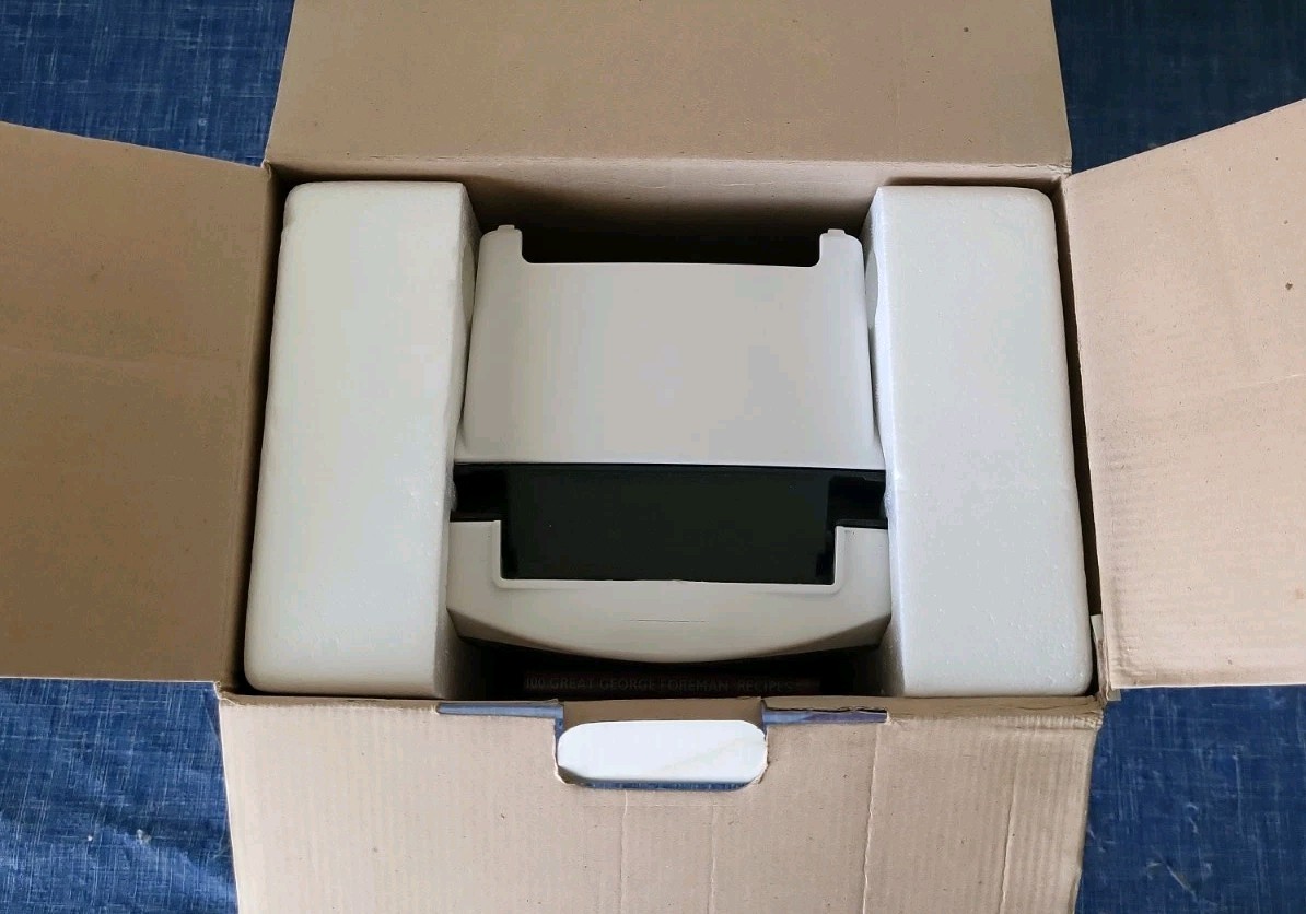 George Foreman Grill • Family Sized • MO# GR26CB • New/Open Box!