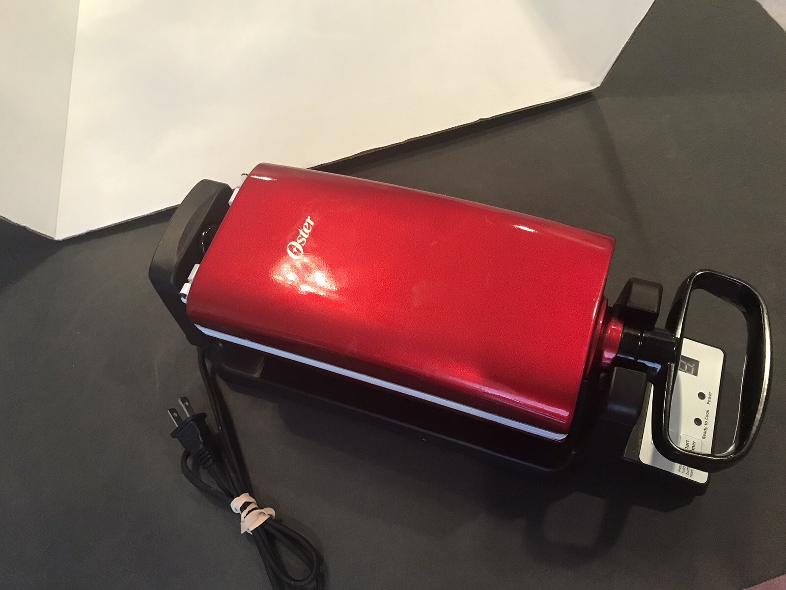 Oster 7 minute grill. Very nice little grill