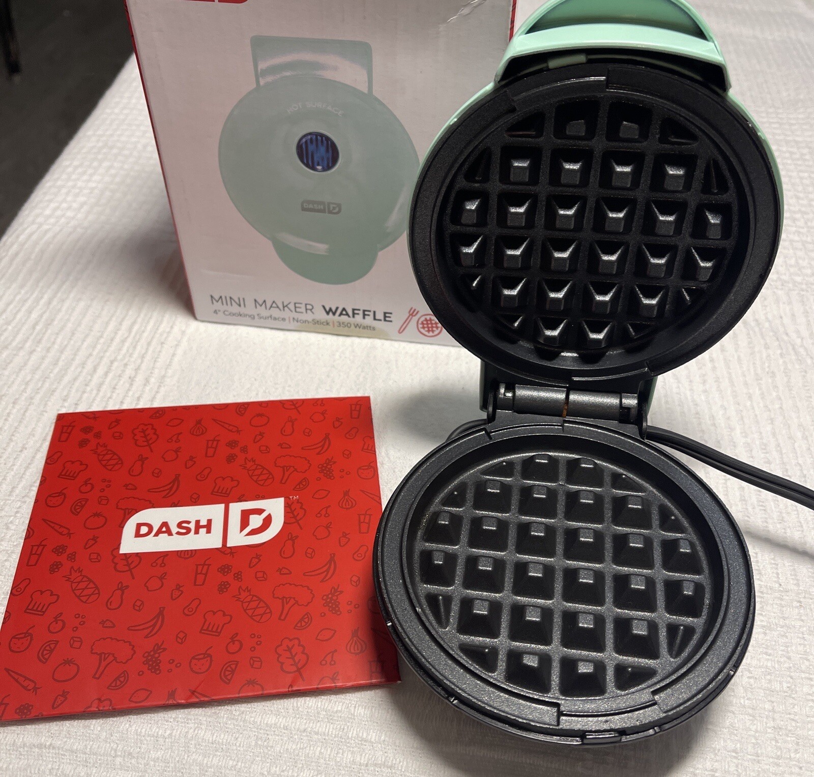 Waffle Maker Dash Mini Maker Electric Round Griddle Aqua 4inch “Great Condition”